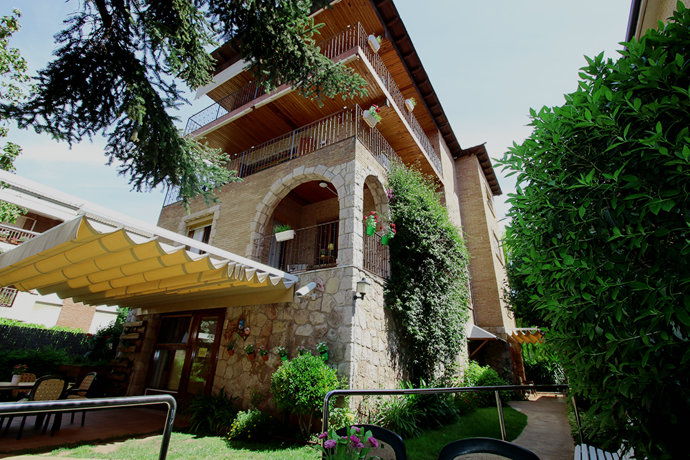 Façana de la residència de Sant Cugat Residència Sant Salvador. FOTO: Cedida