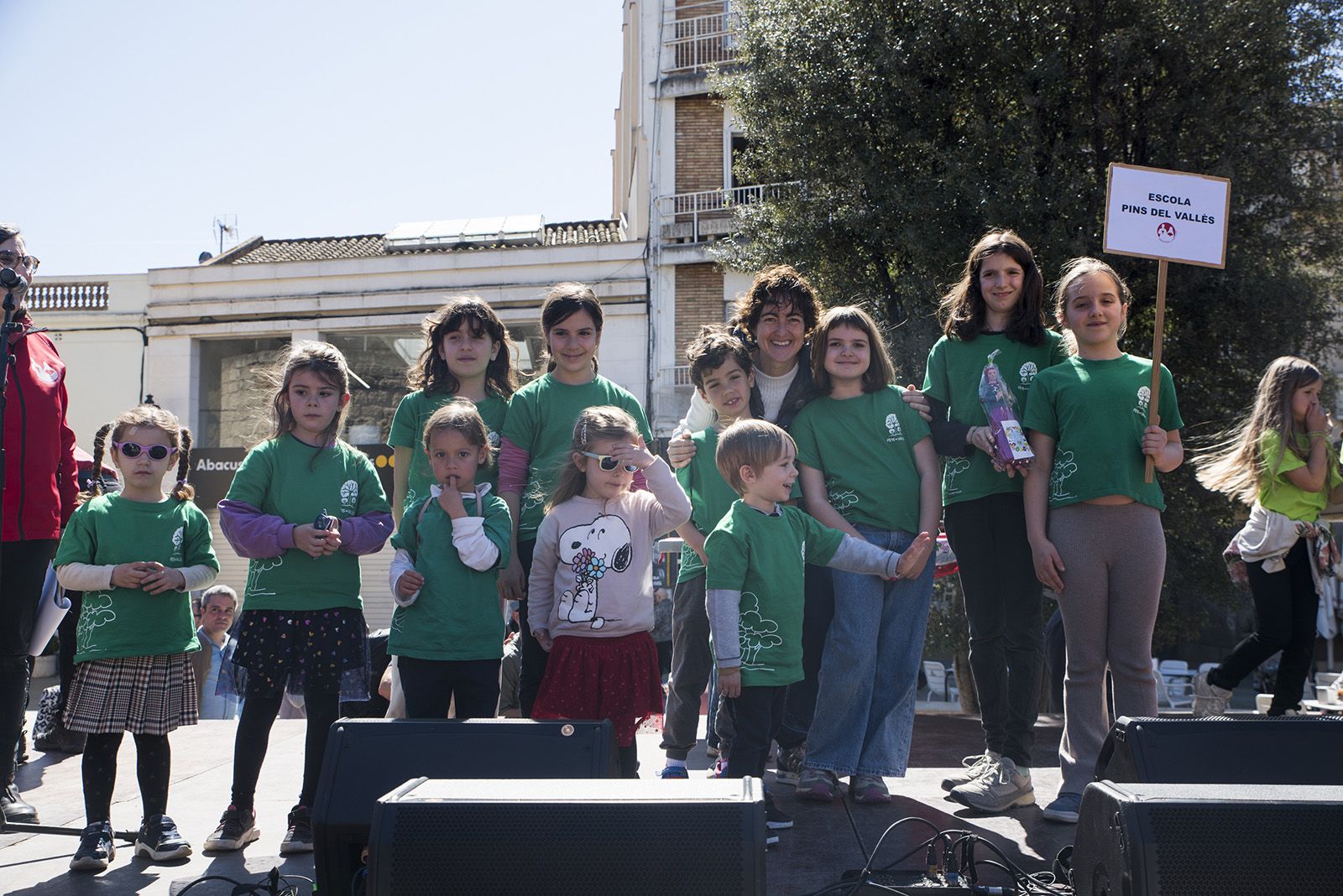 Entrega d'obsequis a les escoles. FOTO: Bernat Millet.