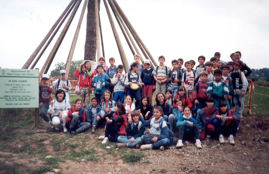 Visita al Pi d’en Xandri dels alumnes de 6è de primària l’any 2000