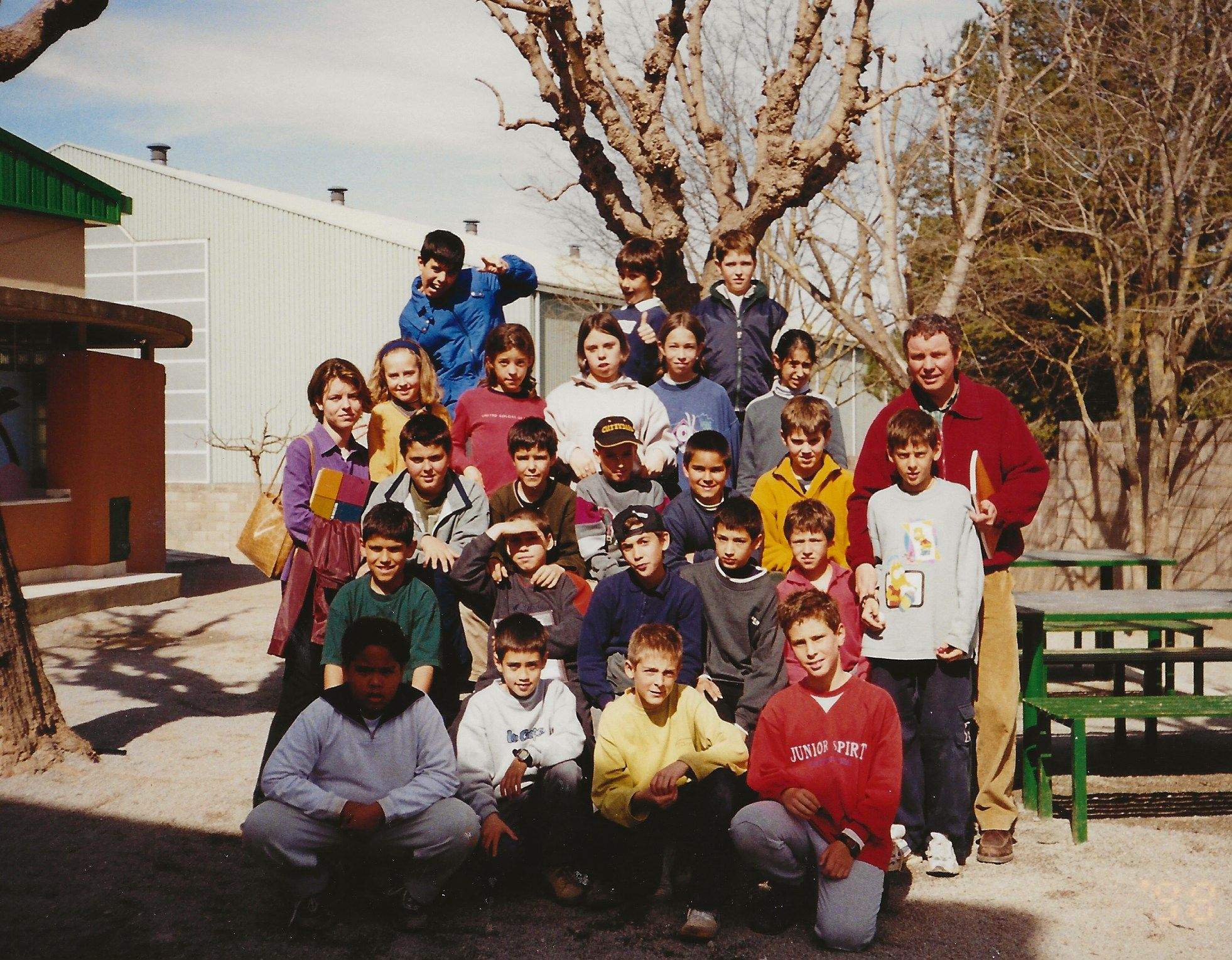 5 El mestre Francesc Carbó amb els seus alumnes