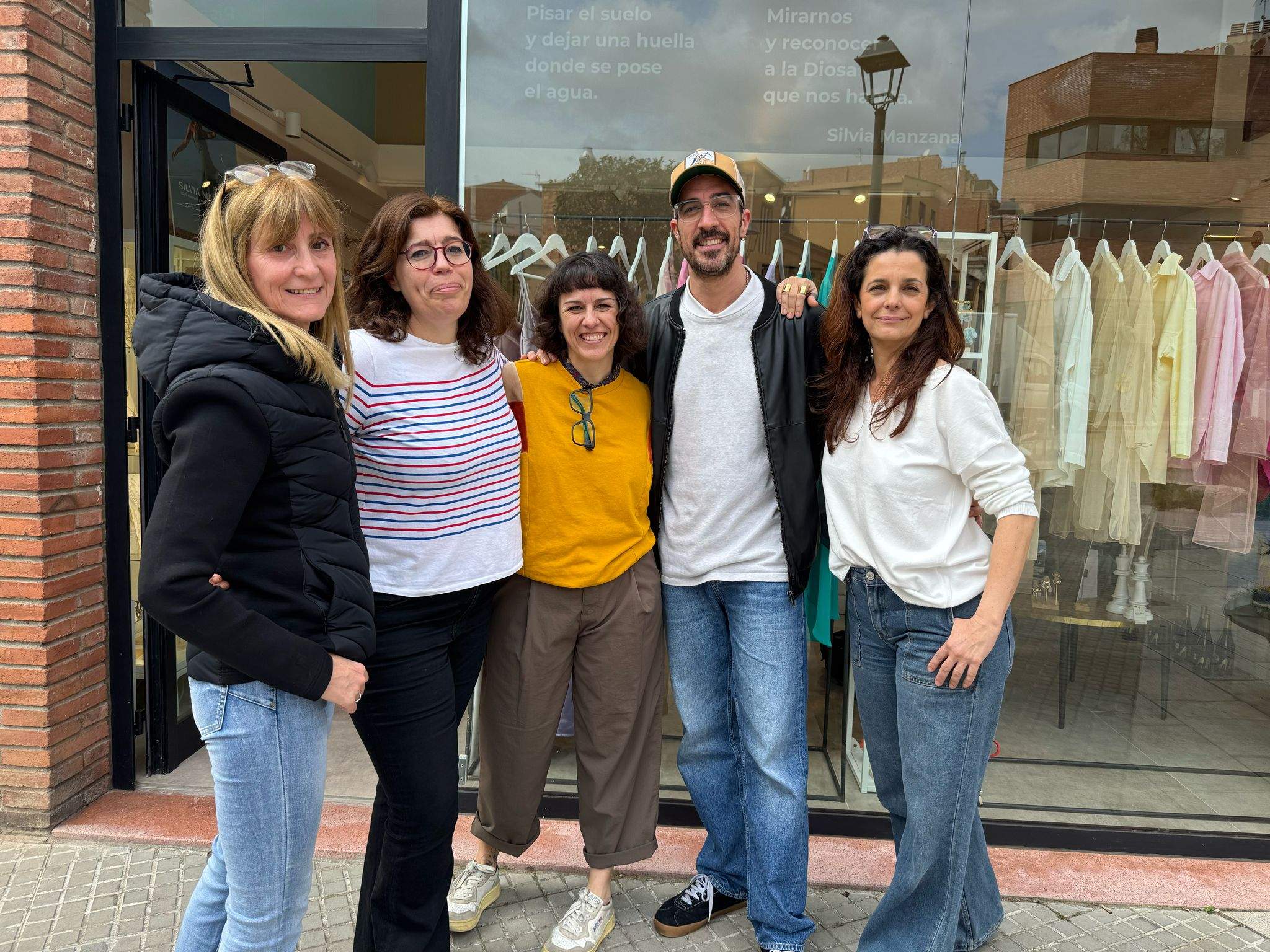 D'esquerra a dreta: Montse Moscardó, Cristina Campmany, Ana Pérez, Dani Curto i Silvia Manzana. FOTO: TOT Sant Cugat