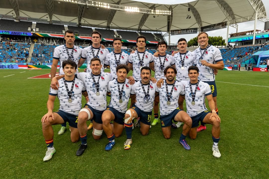 La selecció espanyola de rugbi a 7 que ha aconseguit una meritòria medalla de plata en les Sèries Mundials. FOTO: Federació Espanyola de Rugbi