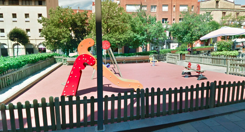 Una de les pèrgoles es vol instal·lar en el parc infantil de la plaça dels Quatre Cantons. FOTO: Google Maps