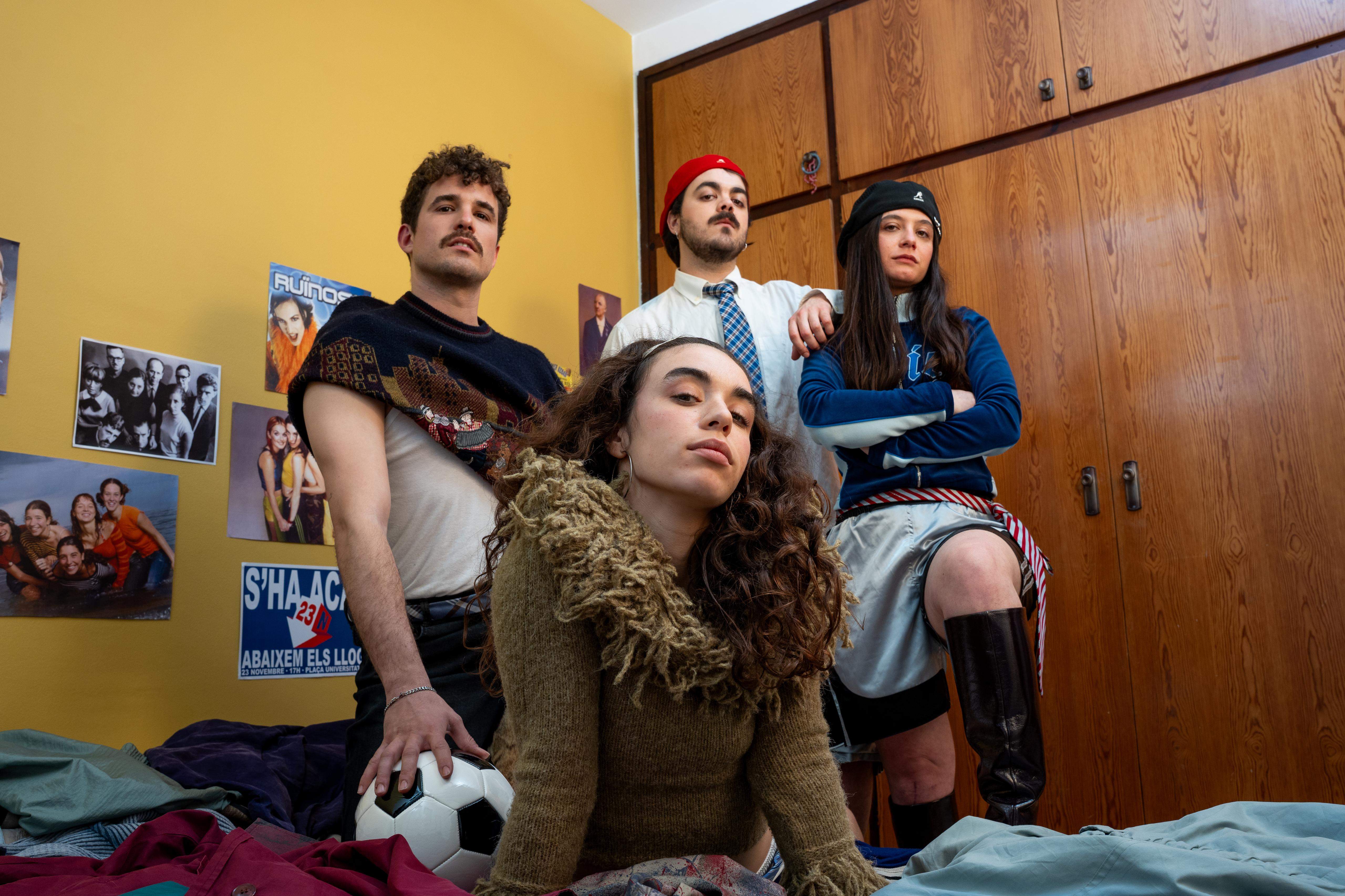 Partiperes al videoclip de 'Pren t'ho personal' FOTO: Cedida