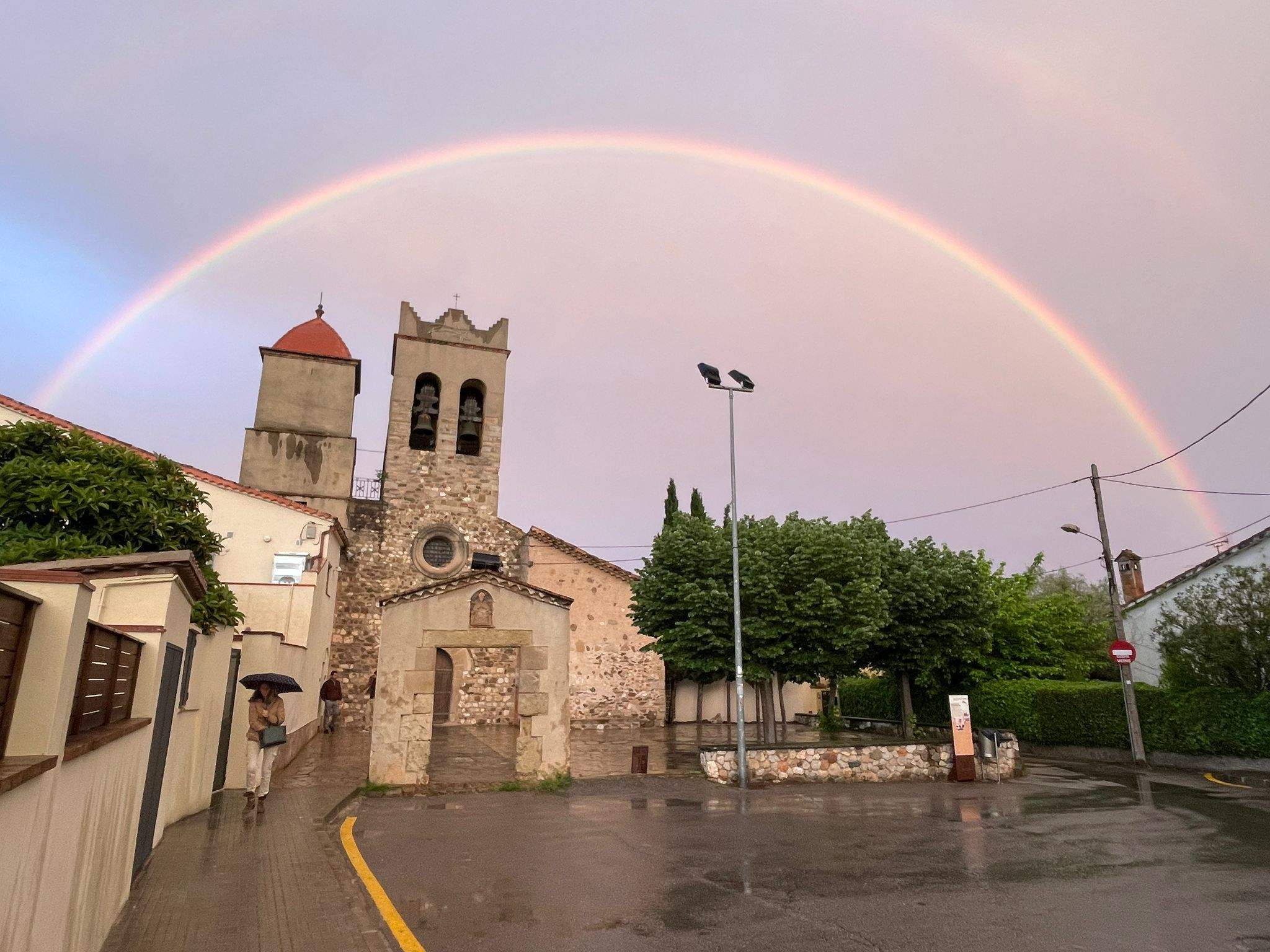 El dimarts, 6 de maig, la pluja va deixar l'arc de Sant Martí FOTO: EMD de Valldoreix 