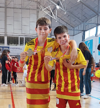 Roger Angel i Jan Aguirre, jugadors de l'Olimpyc Floresta FS, han guanyat amb Catalunya el Campionat d'Espanya de seleccions autonòmiques. FOTO: Cedida