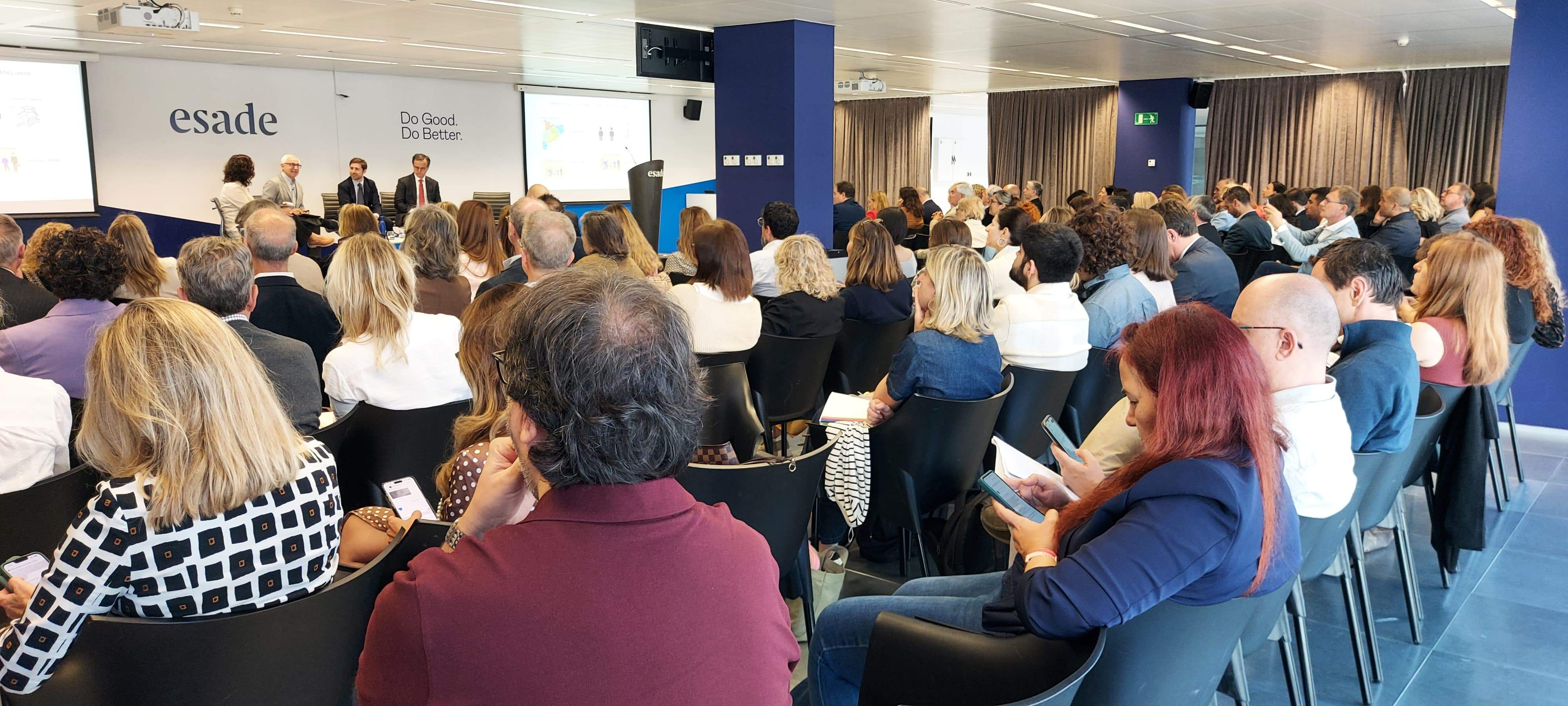 Públic assistent a la 1a jornada d'Impacte social a Sant Cugat. FOTO: TOT