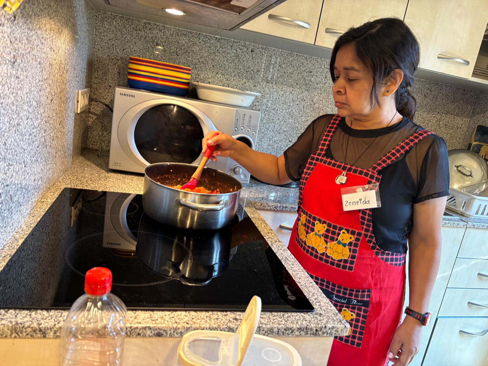 Una de les usuàries dels cursos de Càritas FOTO: JR Armadàs