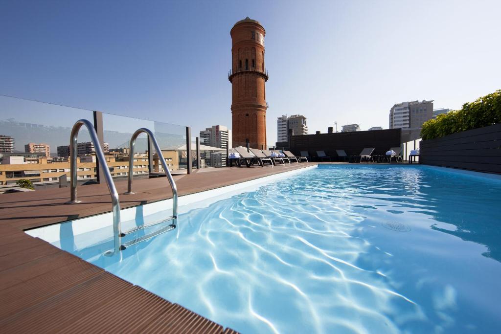 L'Hotel Attica 21 Barcelona Mar compta amb una piscina a la seva terrassa FOTO: Cedida