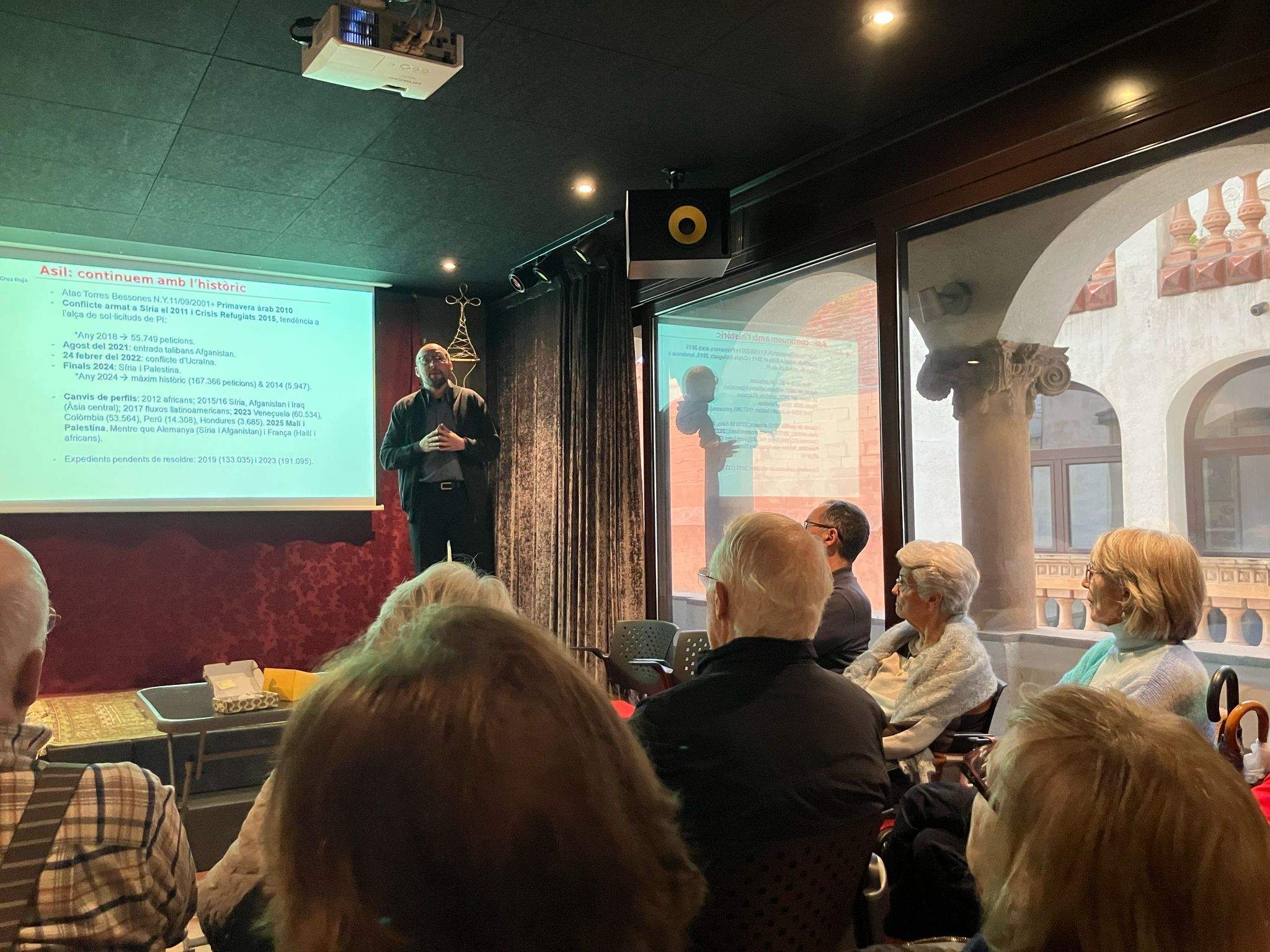 Tertúlia sobre immigració FOTO Aula d'Extensió Universitària