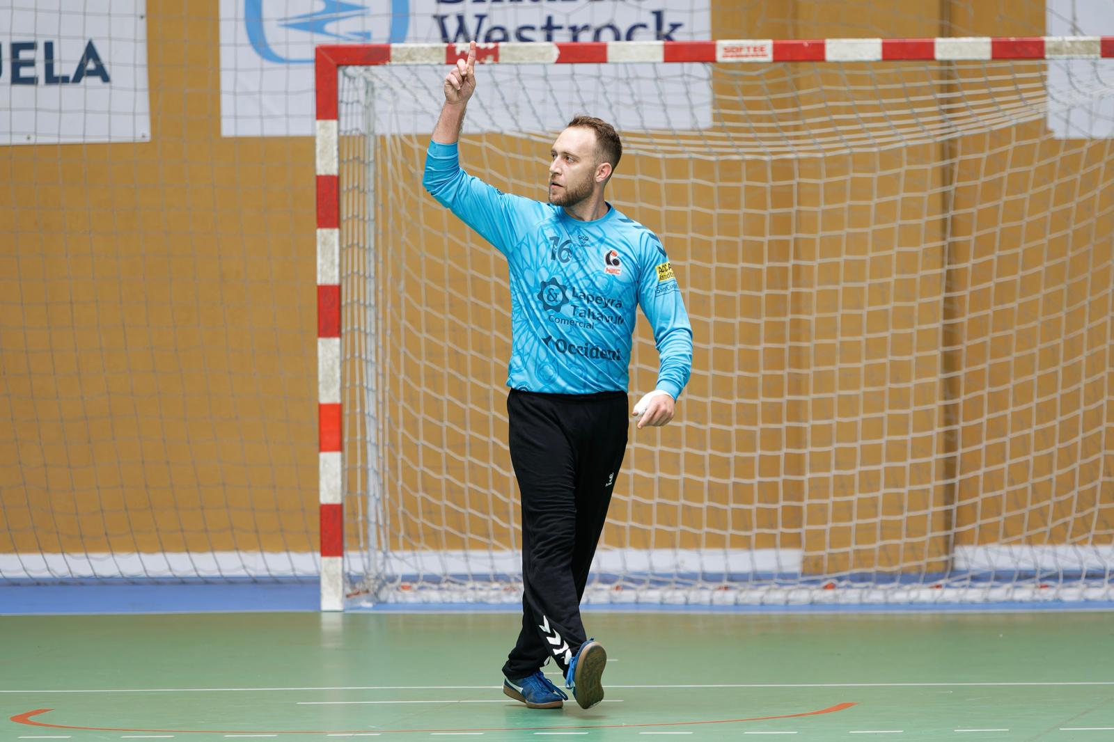 El gran porter de l'Handbol Sant Cugat, Joan Costa. FOTO: Nielo Ballart