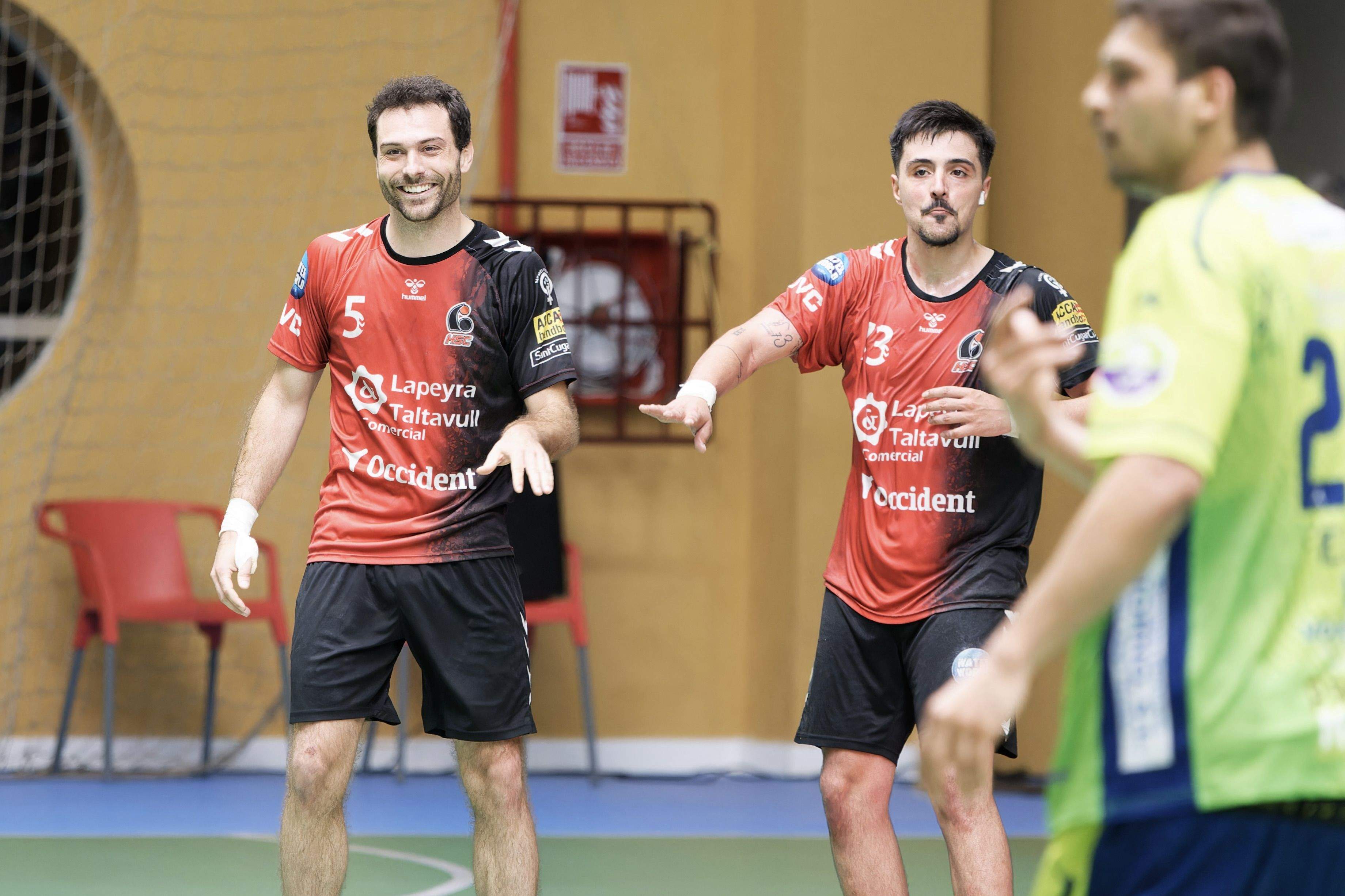 Arnau Domingo (esquerra) durant les fases d'ascens a Divisió d'Honor Plata. FOTO: Cedida
