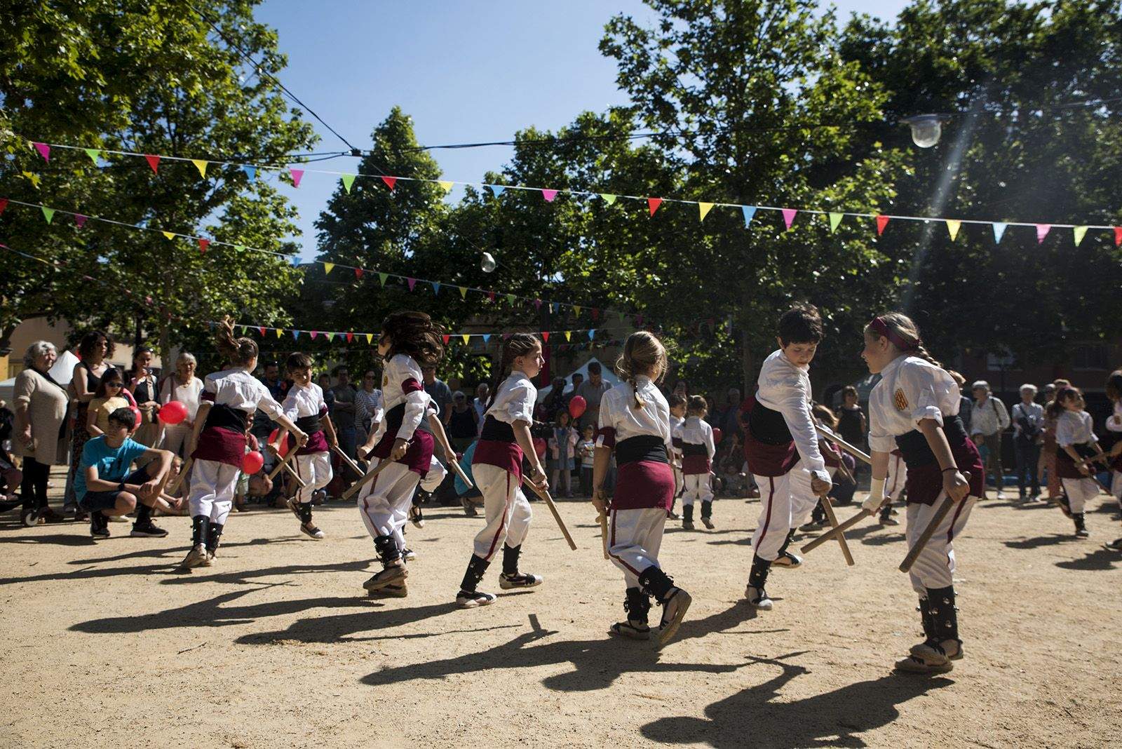 Els Bastoners de Sant Cugat. FOTO: Bernat Millet.