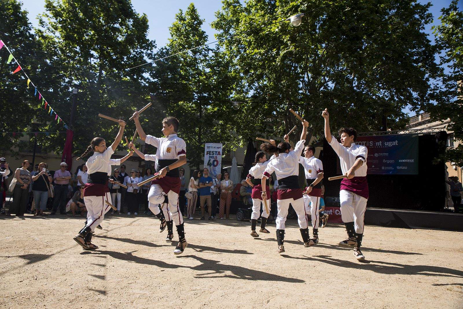Els Bastoners de Sant Cugat. FOTO: Bernat Millet.