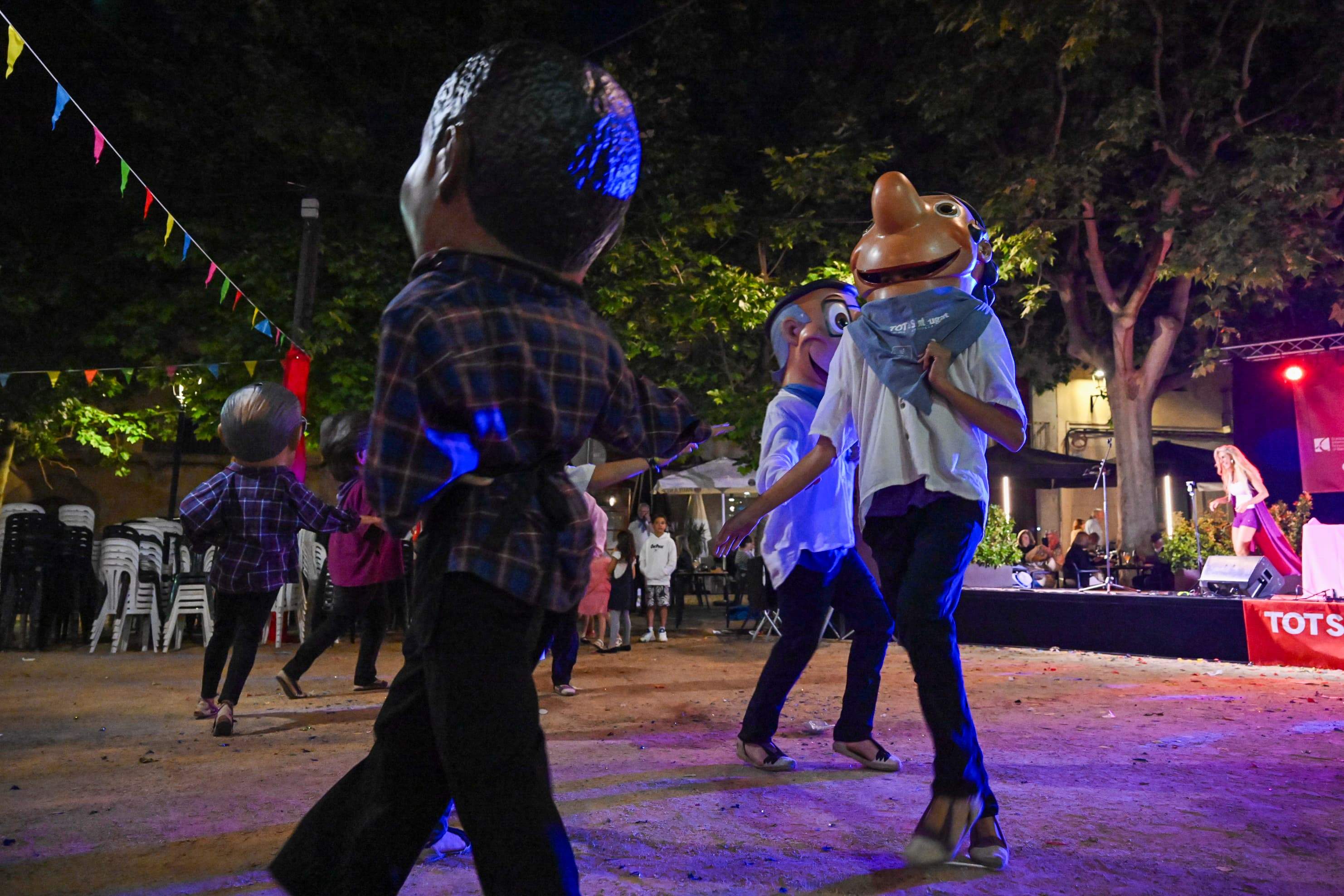 Final de festa amb els caparrots FOTO: Albert Canalejo 