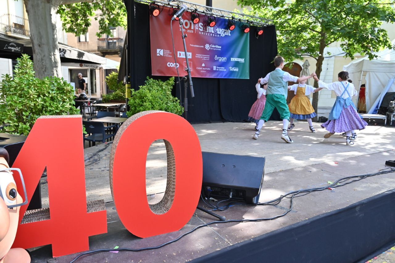 Actuació del Grup Mediterrània . FOTO: Carmelo Jimenez 