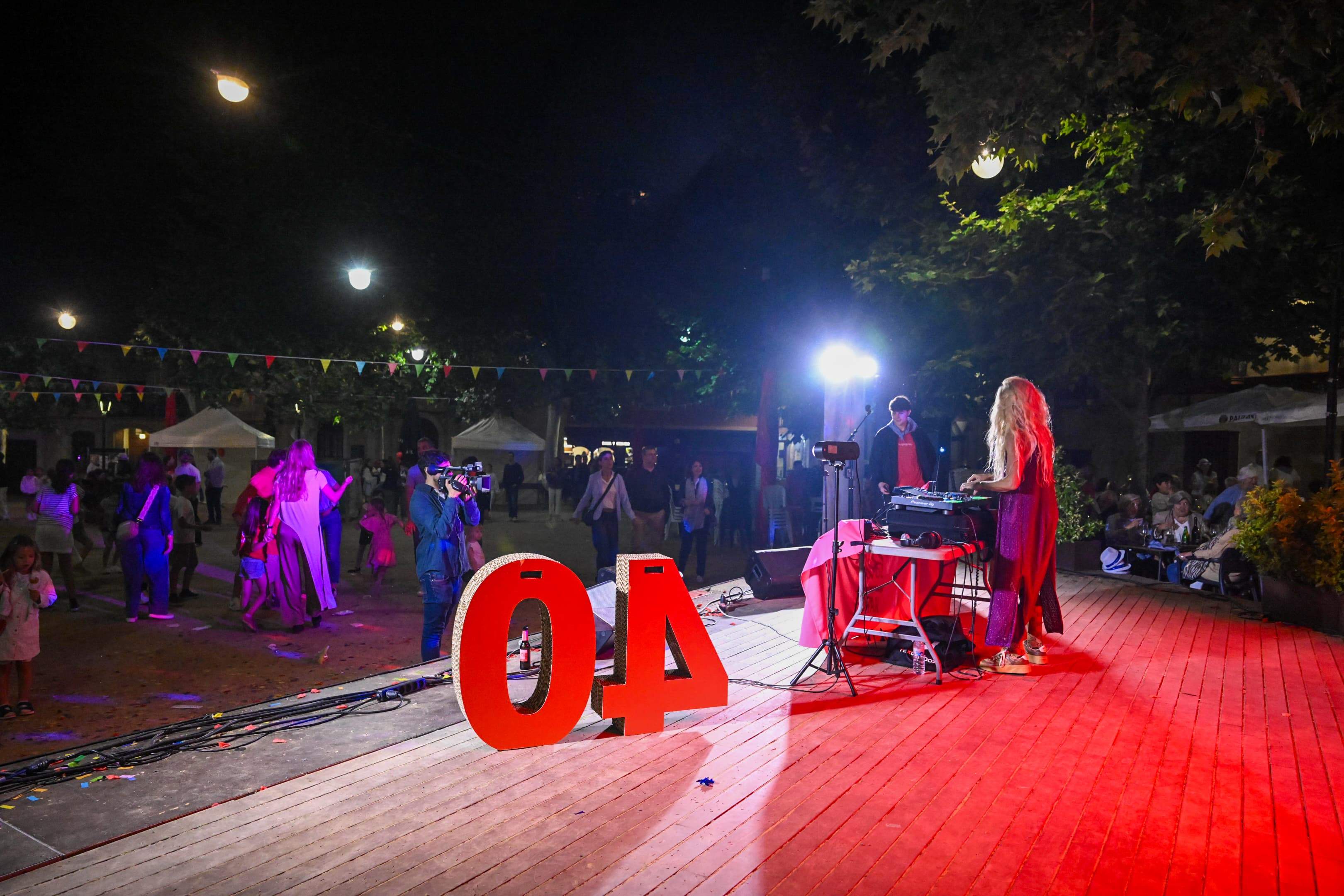 Final de festa amb DJ Bibi March FOTO: Albert Canalejo 