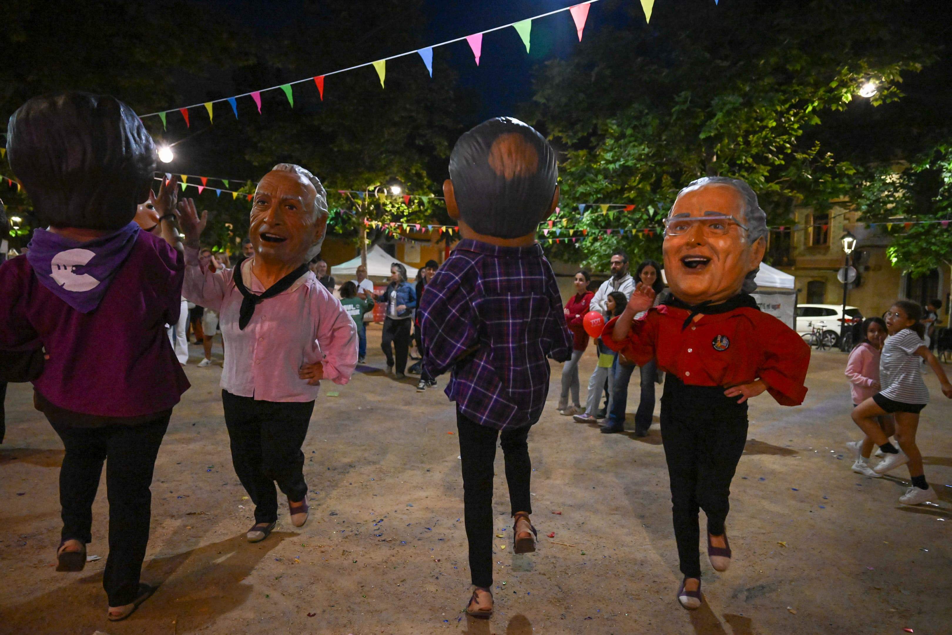 Final de festa amb Caparrots  FOTO: Albert Canalejo 