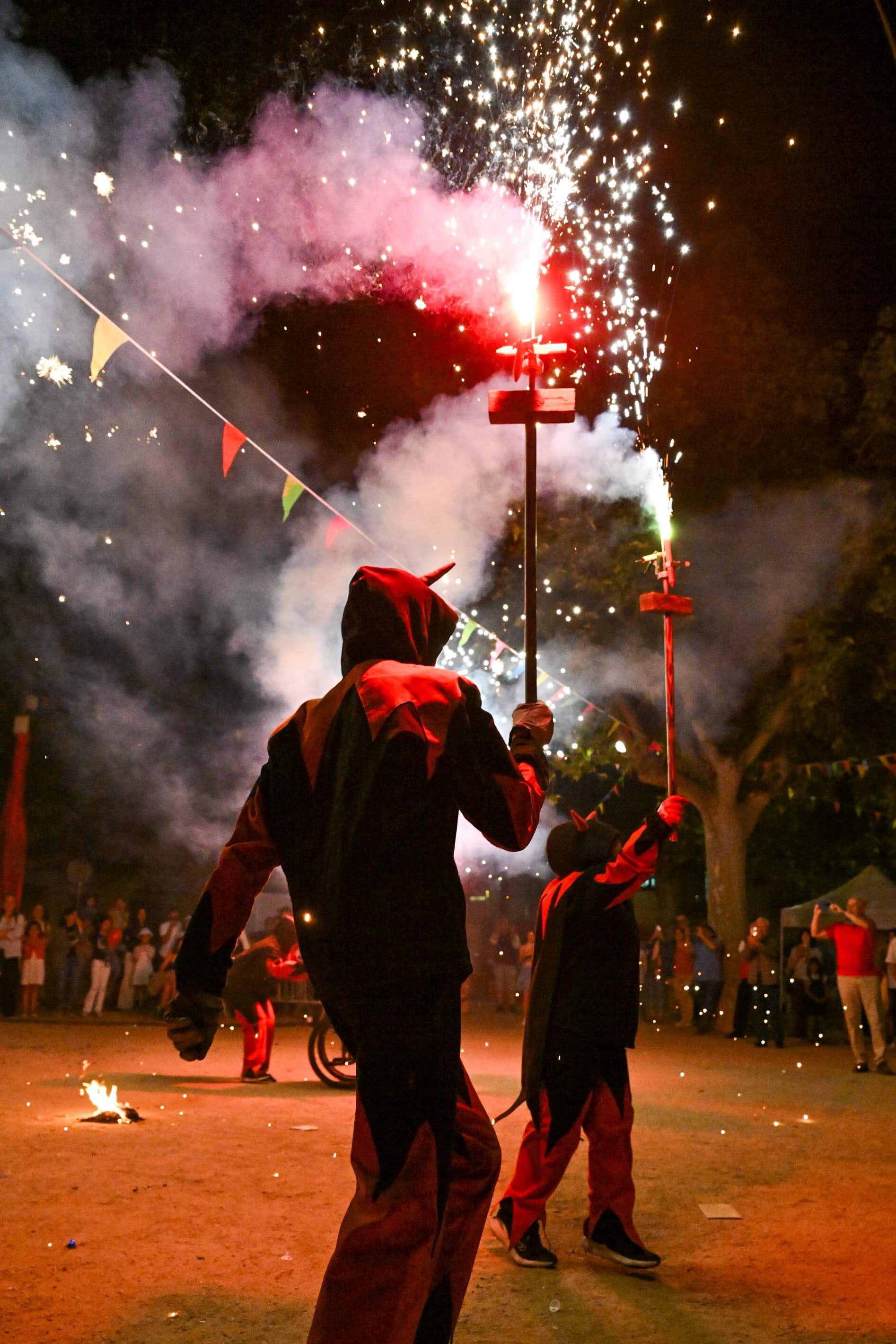Final de festa amb Diables   FOTO: Albert Canalejo 