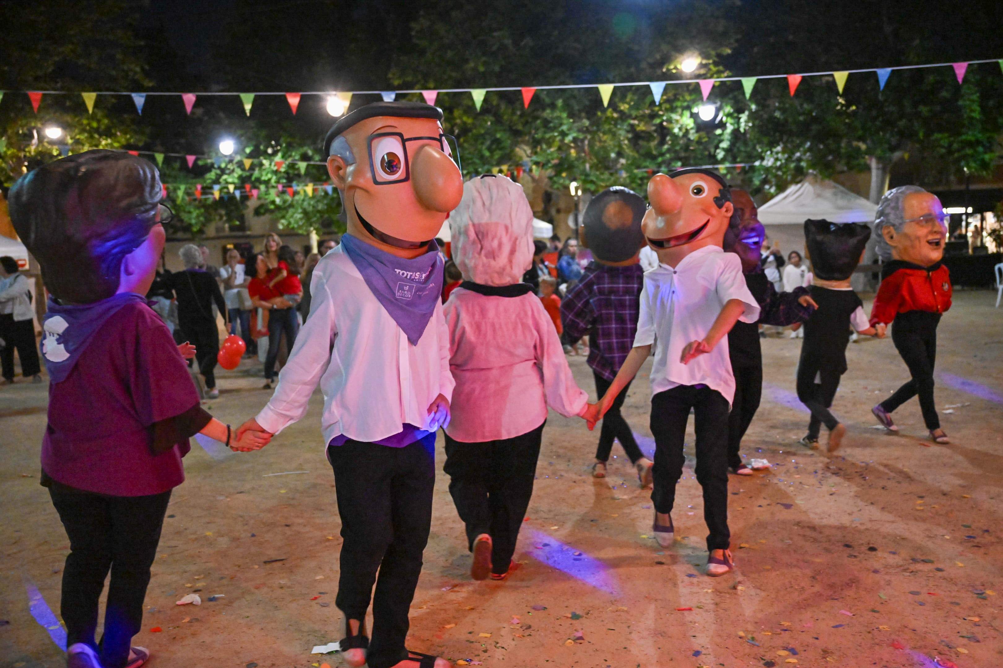 Final de festa amb Caparrots FOTO: Albert Canalejo 