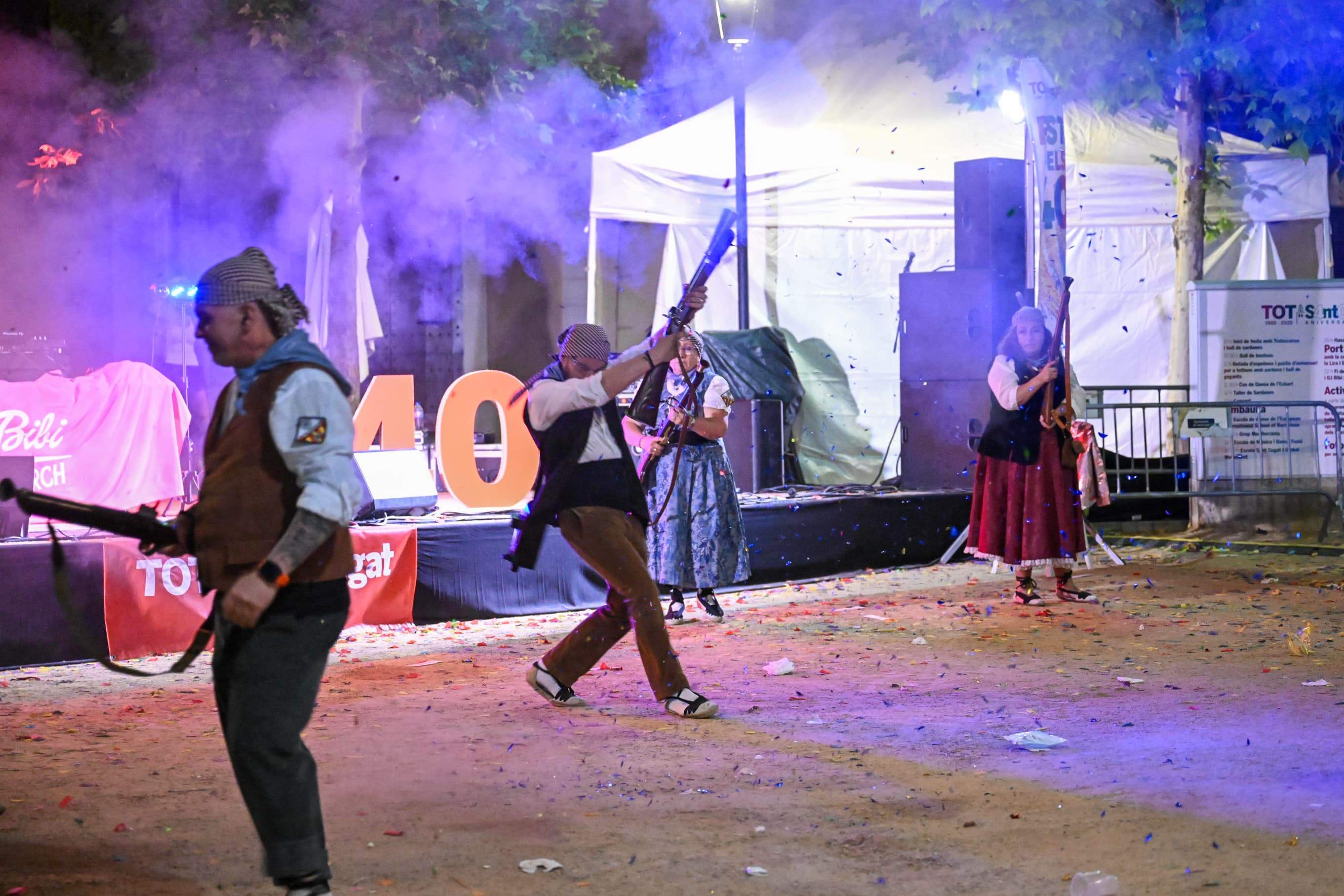 Final de festa amb els trabucaires FOTO: Albert Canalejo : 