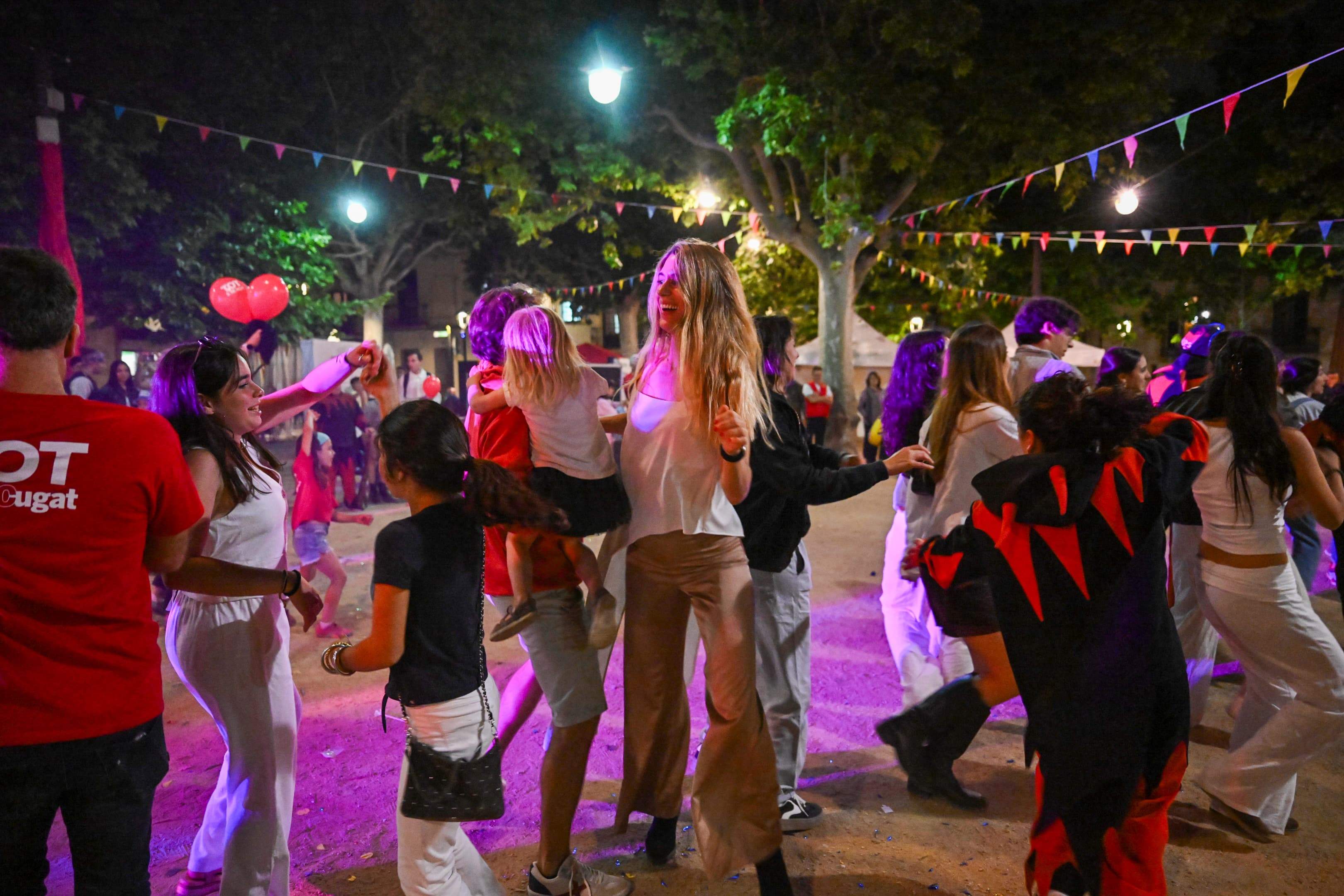 Final de festa amb caparrots FOTO: Albert Canalejo 