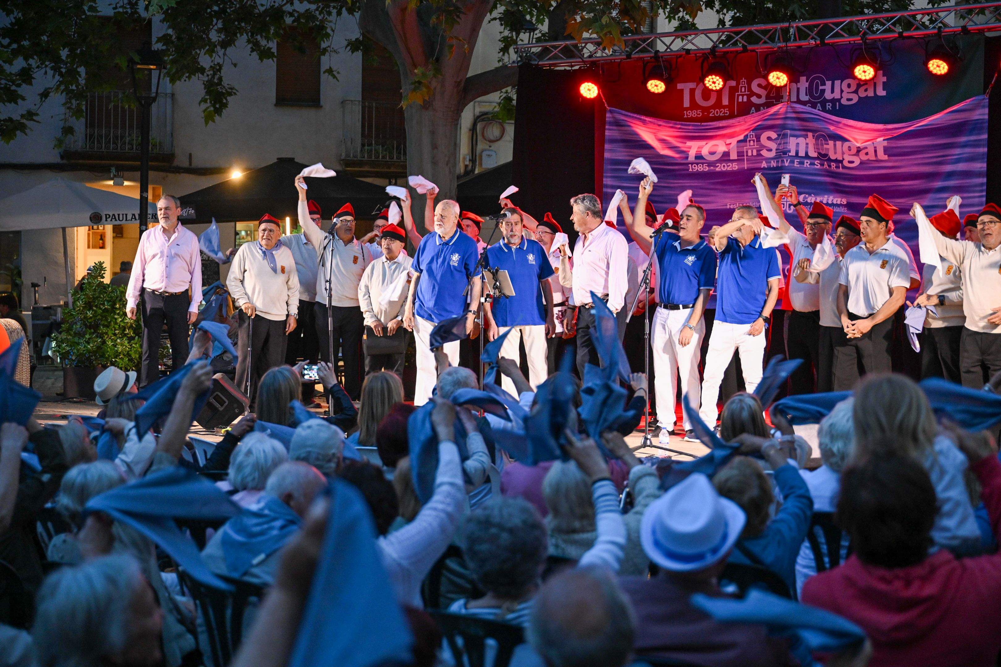 Final de concert amb actuació conjunta de La Lira, Els Nois de l'Eixida i Port bo FOTO: Albert Canalejo