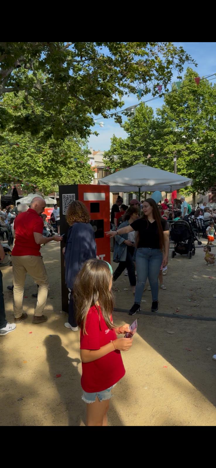 Tothom es va poder endur un record de la festa gràcies al fotomaton de CORP