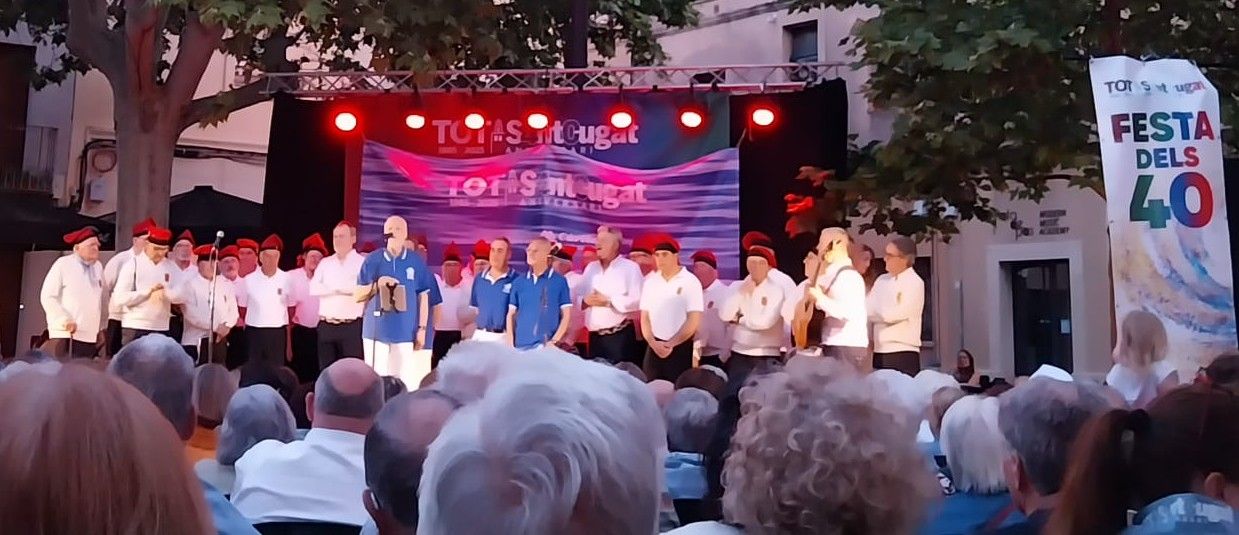 Dels 40 anys del TOT al Concert amb la Coral ARSIS. FOTO: Societat Coral La Lira