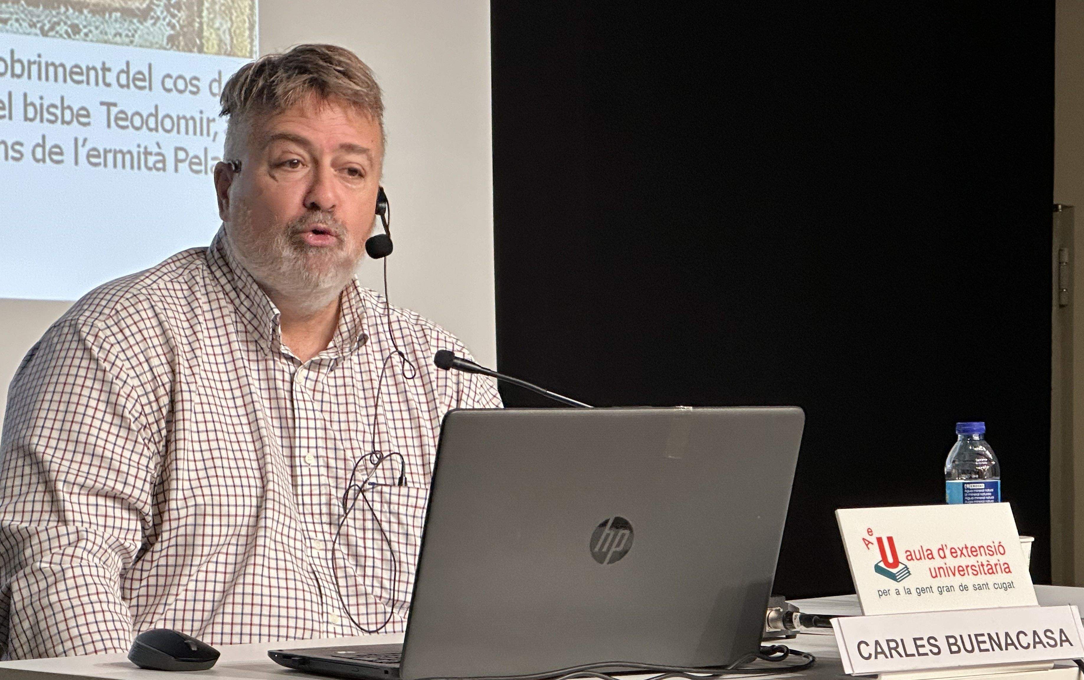  Dr. Carles Buenacasa. FOTO: Aula d'Extensió Universitària
