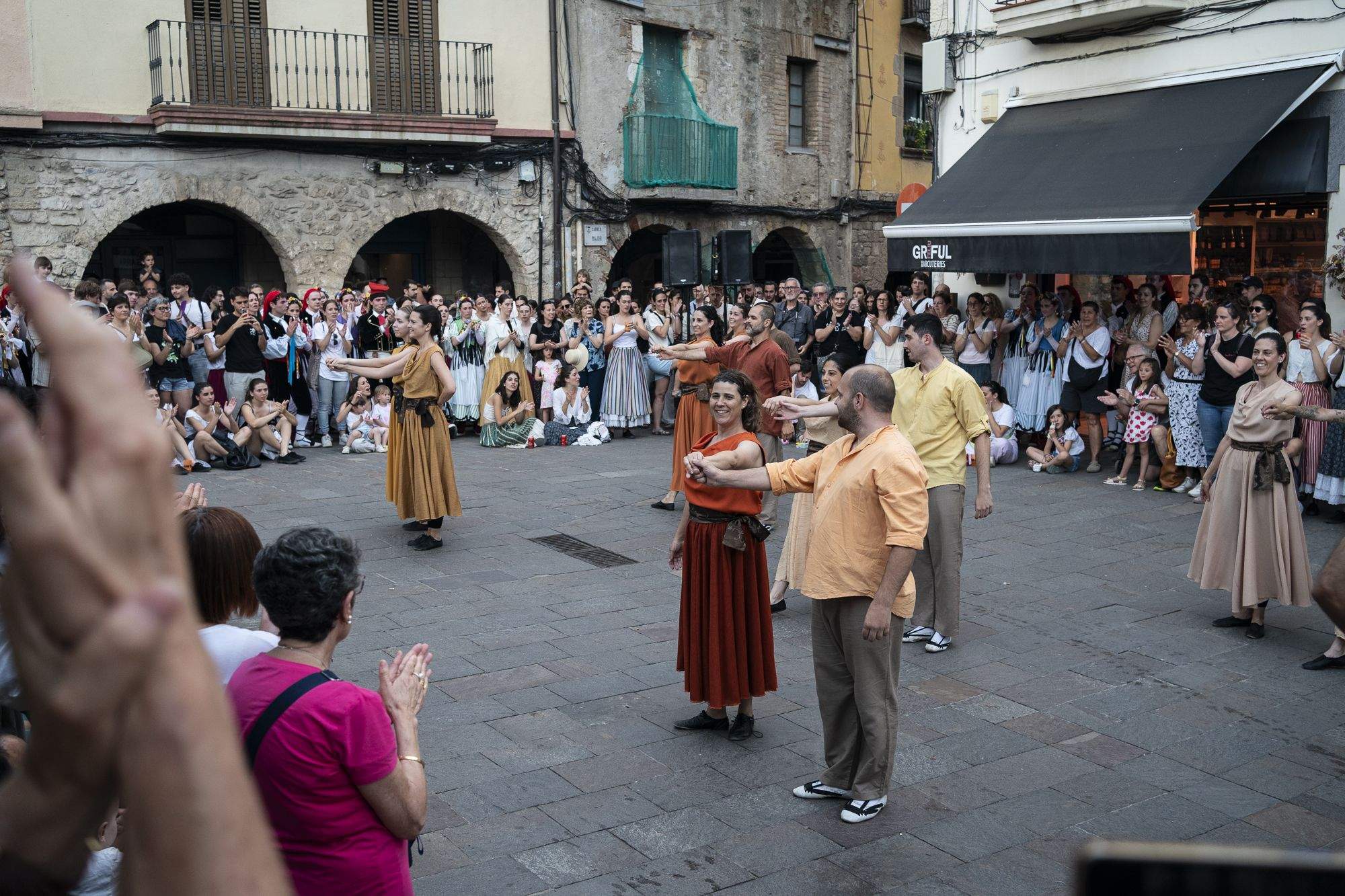 Corres Esbarts i Jota del 50è aniversari de l'Esbart Sant Cugat. FOTO: Mireia Comas