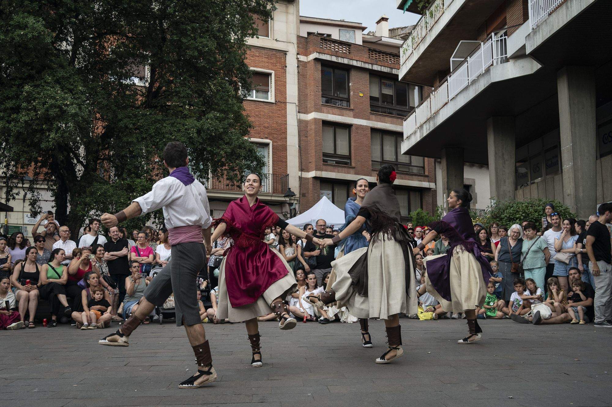 Corres Esbarts i Jota del 50è aniversari de l'Esbart Sant Cugat. FOTO: Mireia Comas