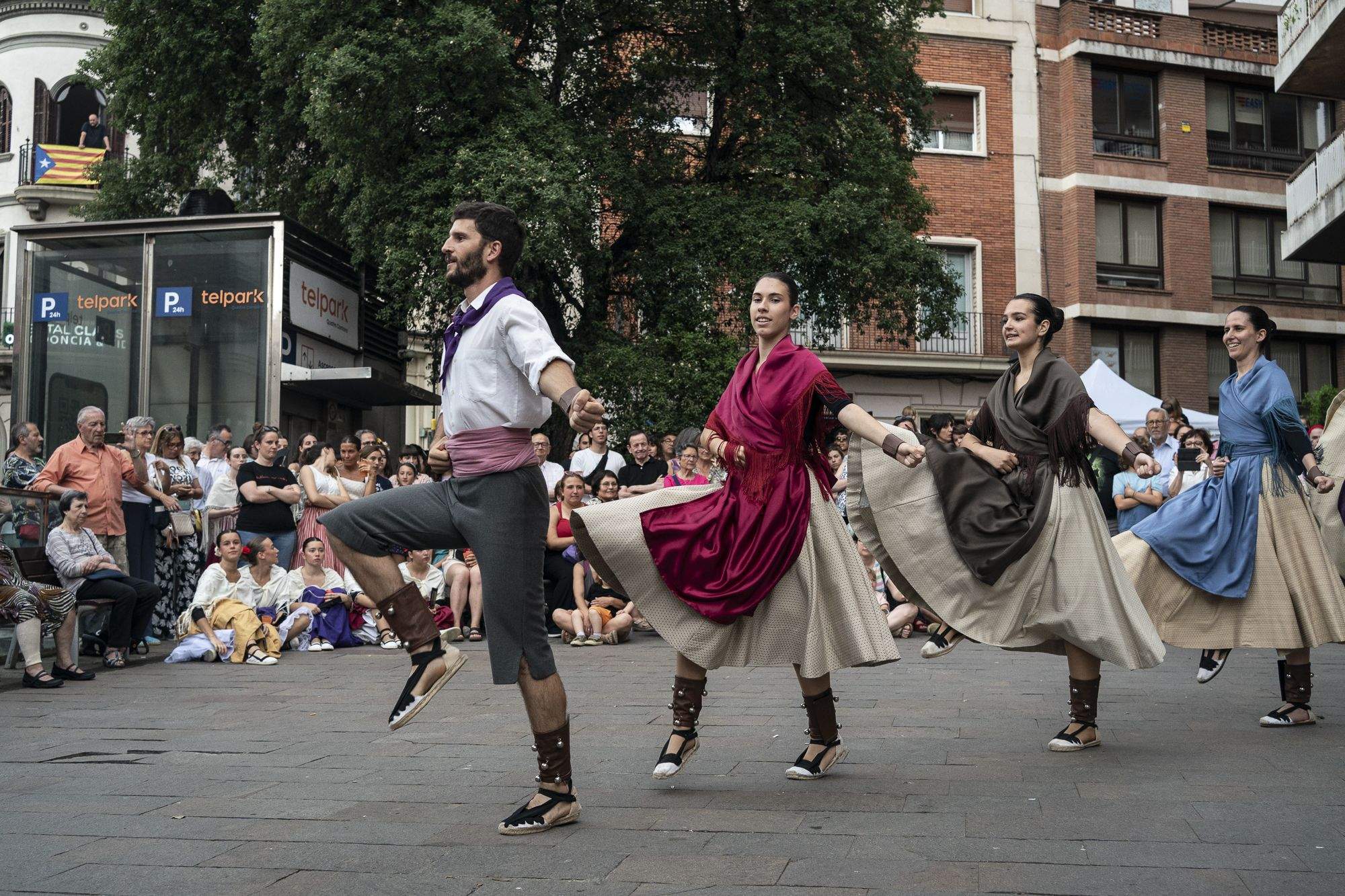 Corres Esbarts i Jota del 50è aniversari de l'Esbart Sant Cugat. FOTO: Mireia Comas