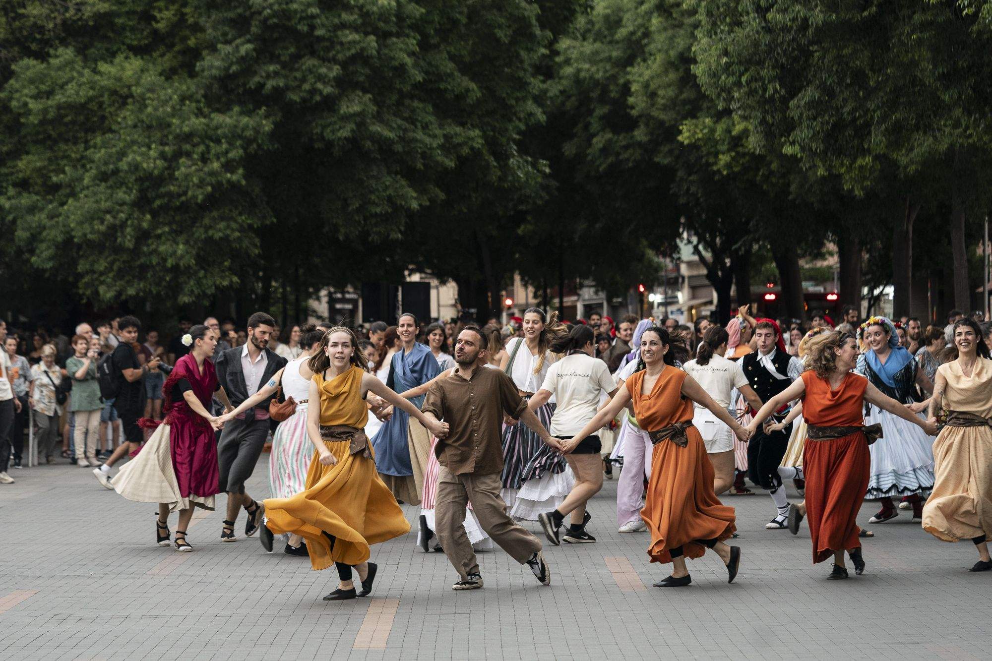 Corres Esbarts i Jota del 50è aniversari de l'Esbart Sant Cugat. FOTO: Mireia Comas