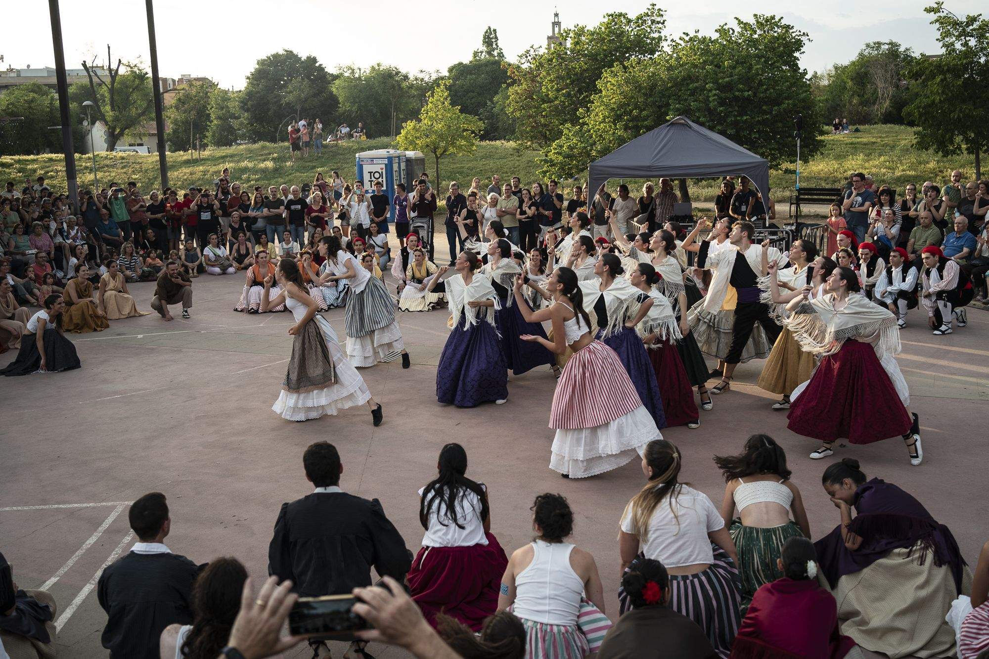 Corres Esbarts i Jota del 50è aniversari de l'Esbart Sant Cugat. FOTO: Mireia Comas