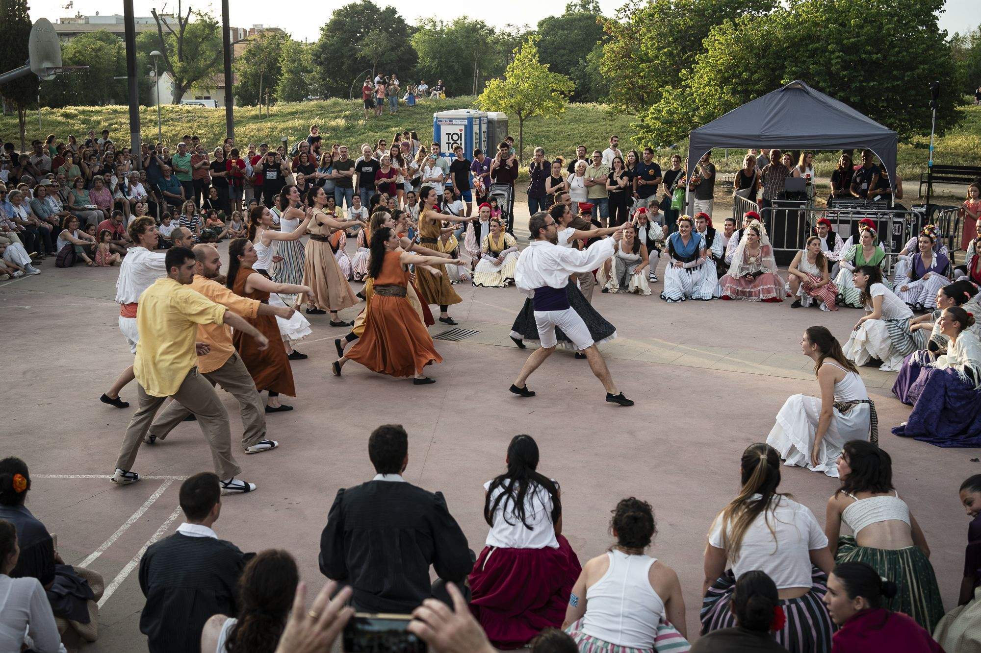 Corres Esbarts i Jota del 50è aniversari de l'Esbart Sant Cugat. FOTO: Mireia Comas