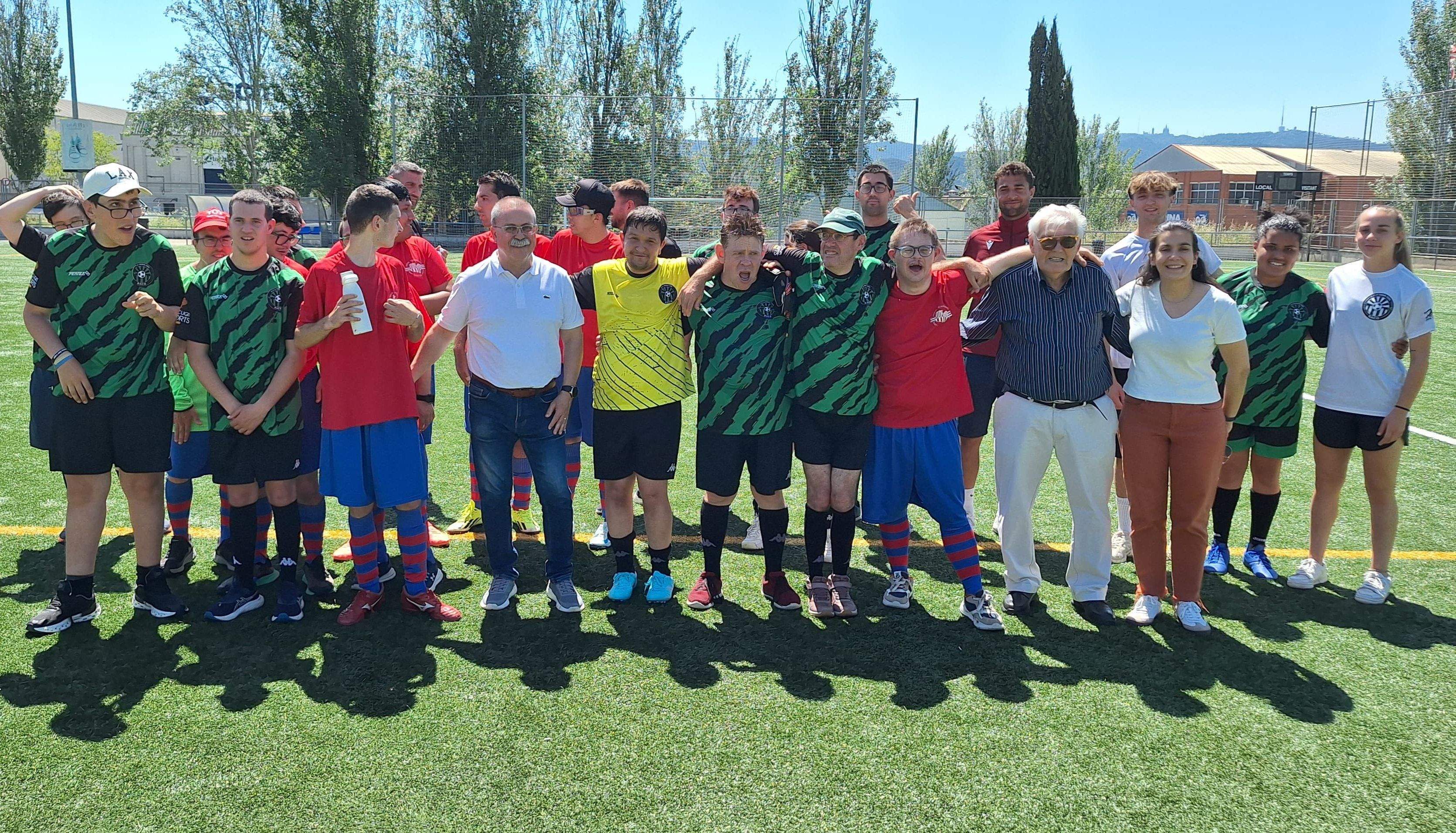 Competició de futbol en l'edició d'enguany dels StQlímpics. FOTO: Ajuntament