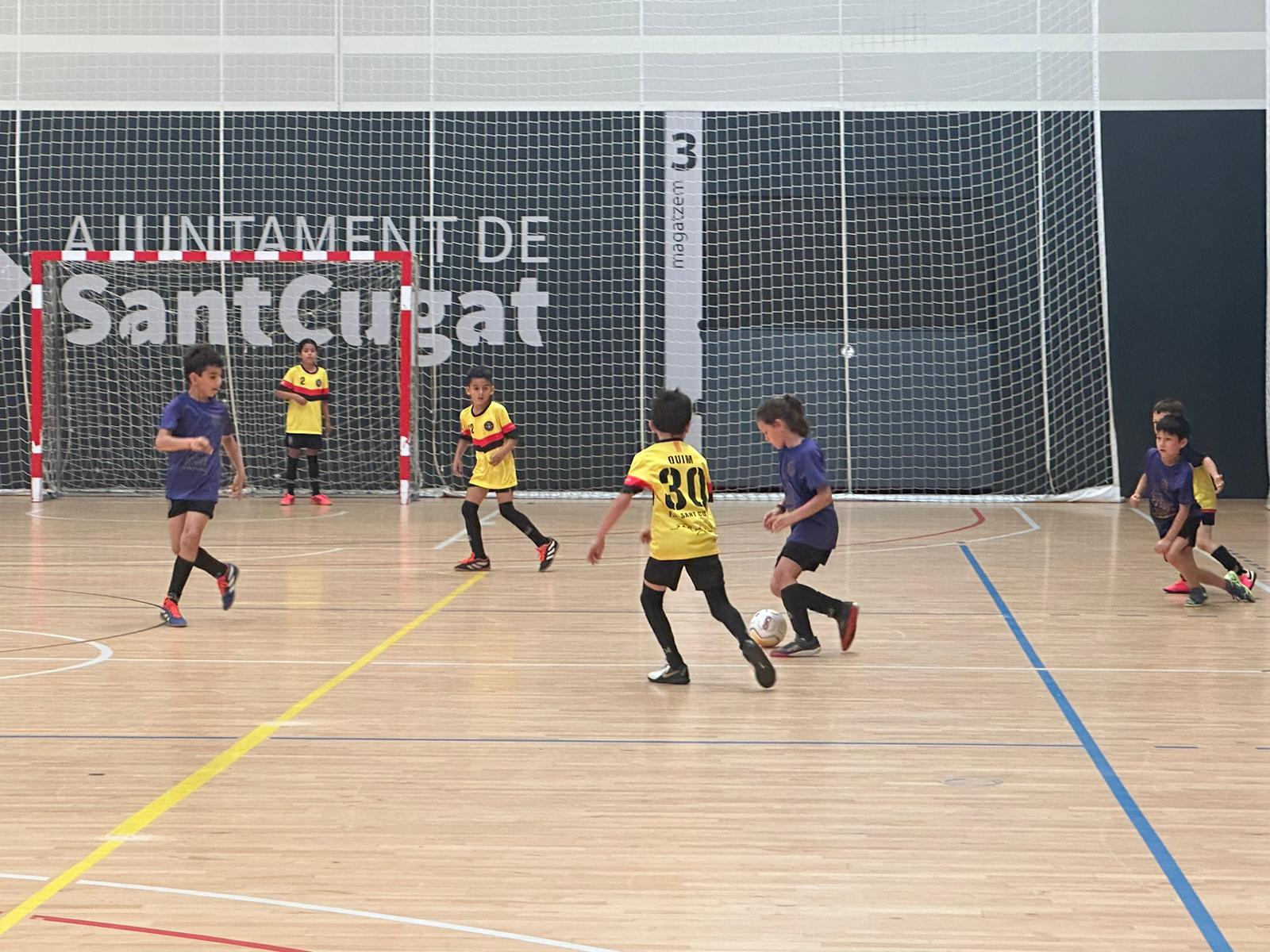 La Festa del Soci del Futbol Sala Sant Cugat aplega uns 400 participants. FOTO: Lluna Fabregat