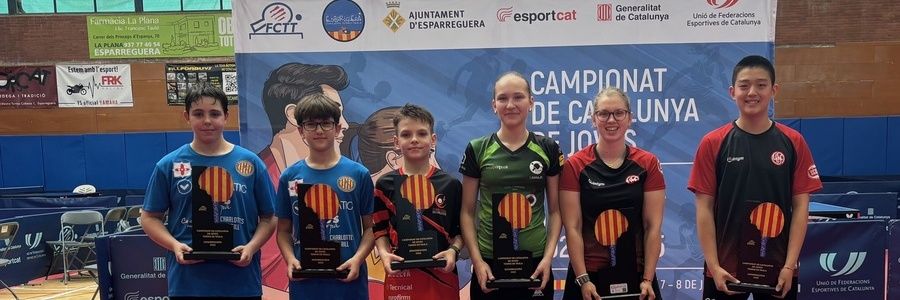 Sofia Carro i Tianxiang Zou, a la dreta de la imatge, guanyadors del Campionat de Catalunya de dobles mixt en la categoria infantil. FOTO: Federació Catalana de Tenis Taula