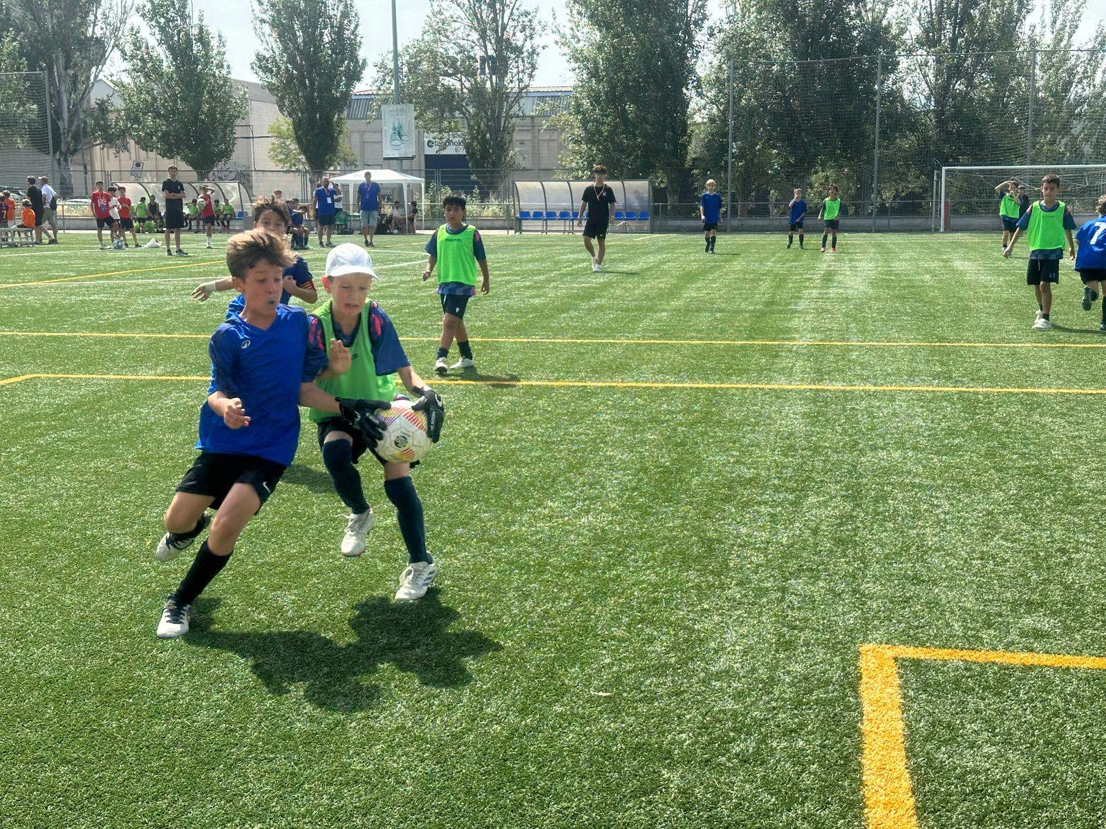 Més de 300 jugadors participen en la 13a edició de la Festa de l'Esport per la Infància. FOTO: Lluna Fabregat