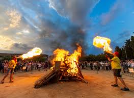 La revetlla de Sant Joan encén cada any la nit més curta, tot convertint-la en una de les més intenses. FOTO: Cedida