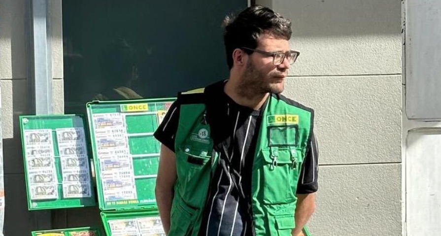 Erik López, el venedor de l'ONCE que ha repartit la sort FOTO: ONCE CAtalunya 