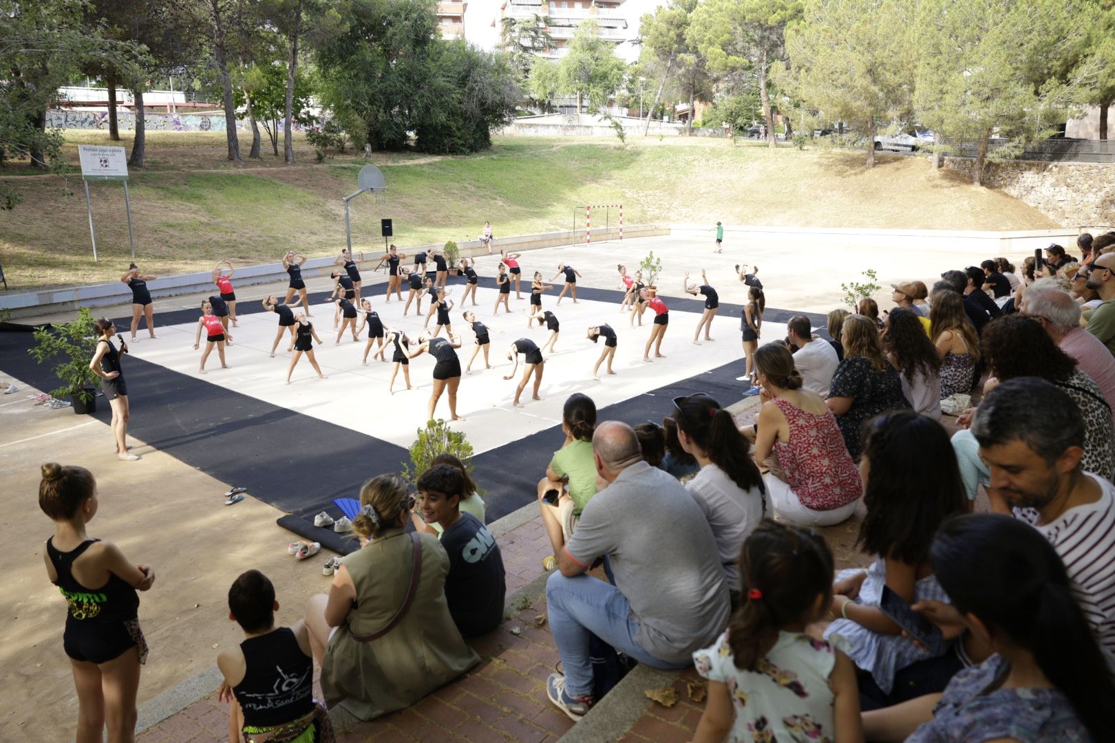 Exhibició de gimnàstica rítmica. FOTO: Arnau Padilla  (TOT Sant Cugat)