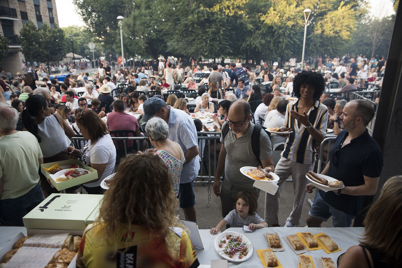 Botifarrada popular. FOTO: Bernat Millet  (TOT Sant Cugat)