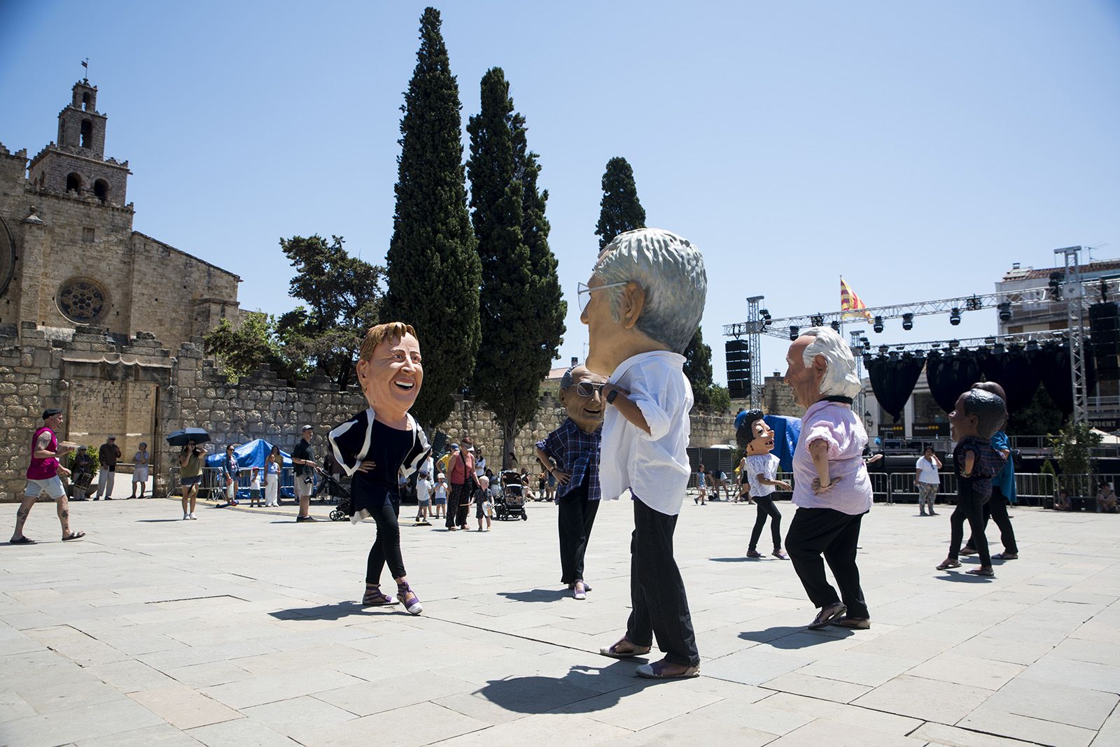 Ball de caparrots IV trobada de balls i entremesos d'arreu de Catalunya. FOTO: Bernat Millet (TOT Sant Cugat) 