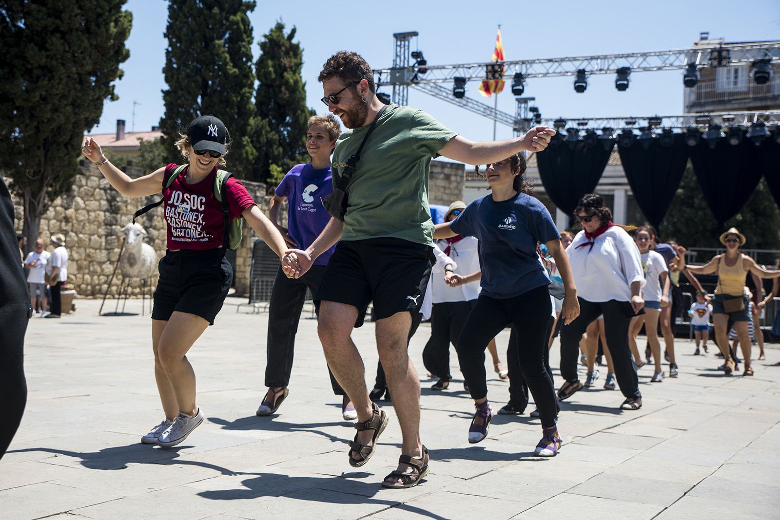 Ball de caparrots IV trobada de balls i entremesos d'arreu de Catalunya. FOTO: Bernat Millet (TOT Sant Cugat) 