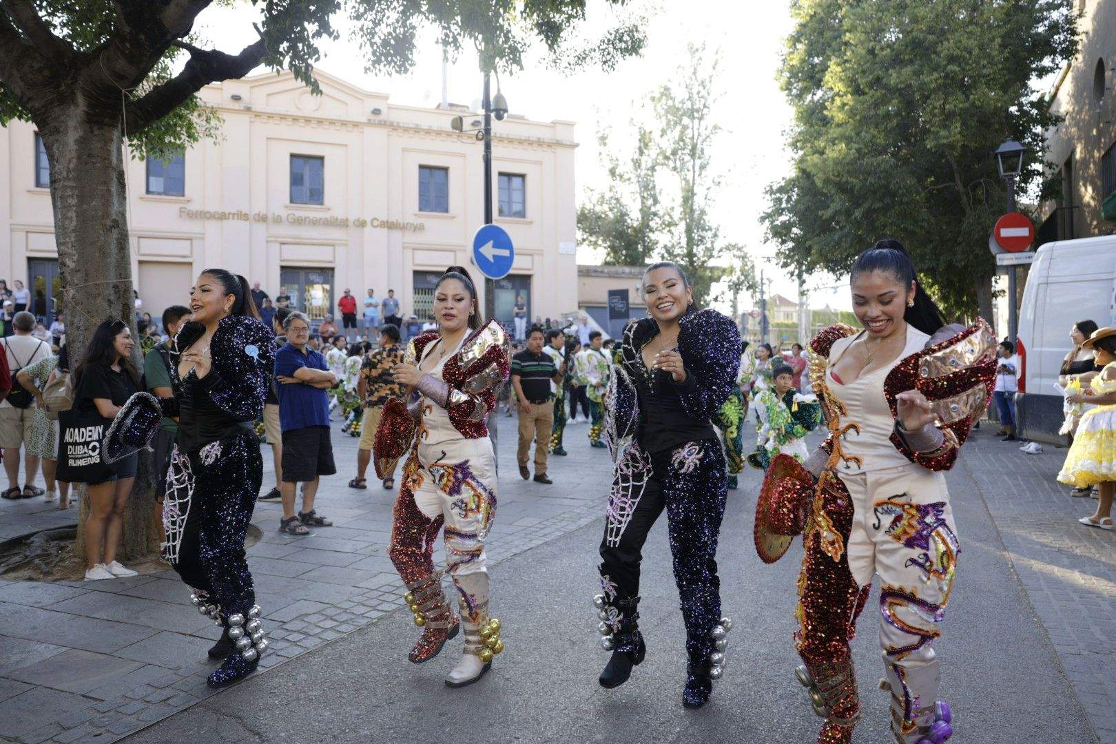 Rua de balls bolivians. FOTO: Arnau Padilla (TOT Sant Cugat)
