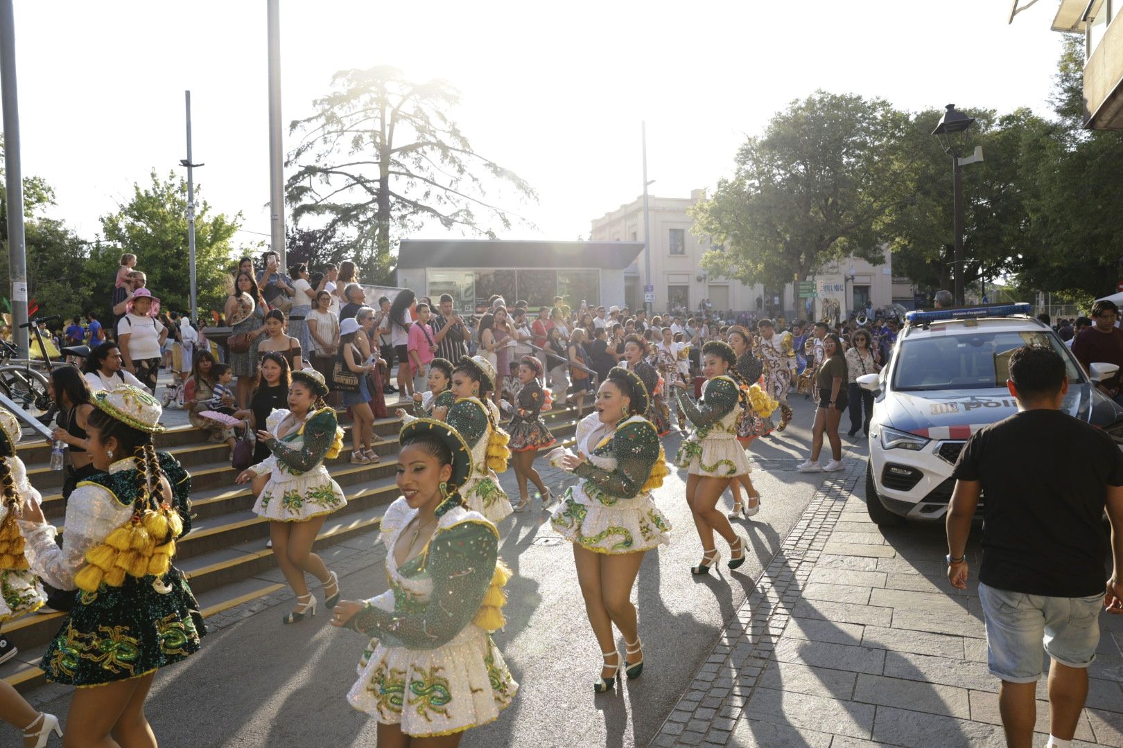 Rua de balls bolivians. FOTO: Arnau Padilla (TOT Sant Cugat)