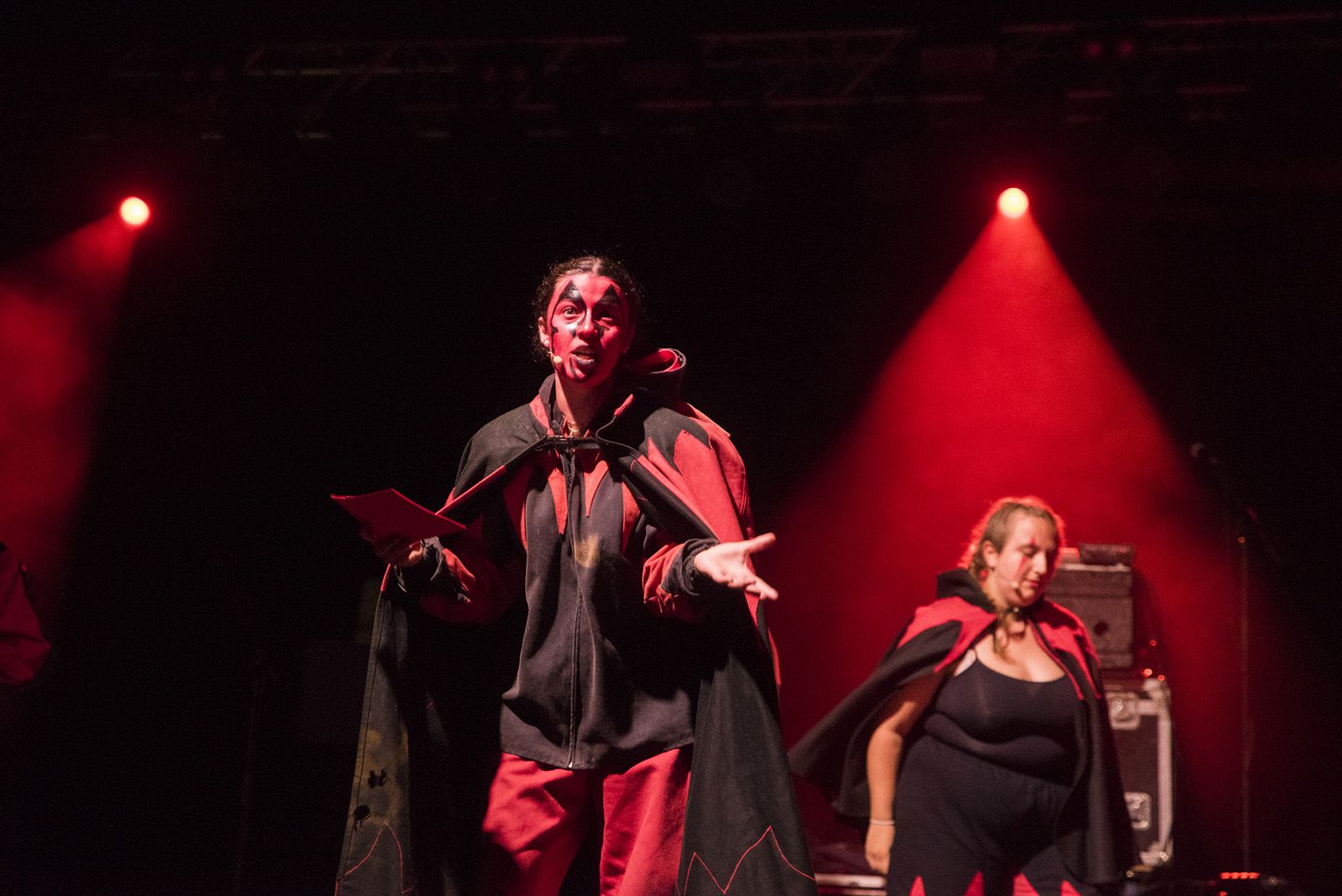 Versots i esclat de foc. FOTO: Bernat Millet.