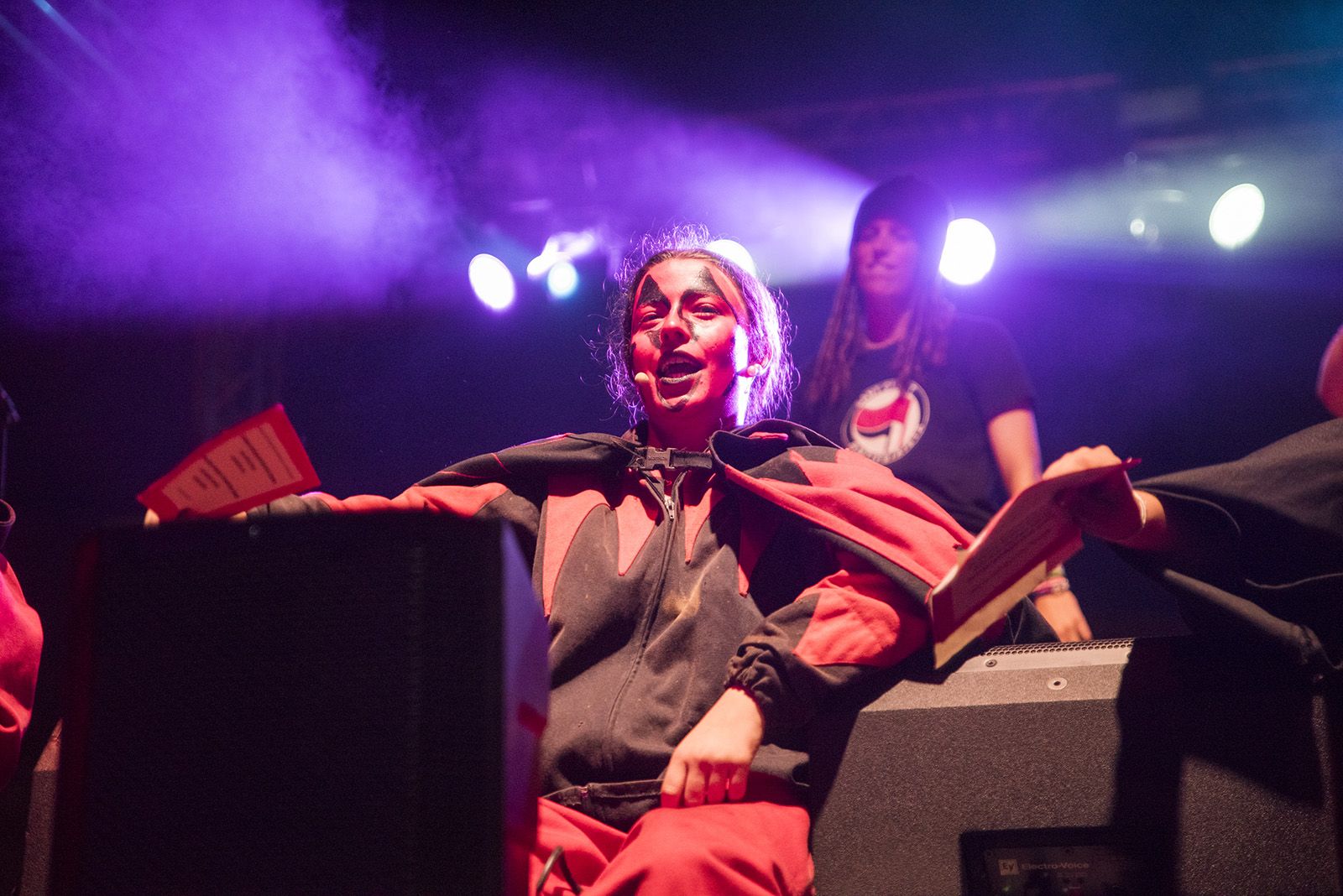 Versots i esclat de foc. FOTO: Bernat Millet.